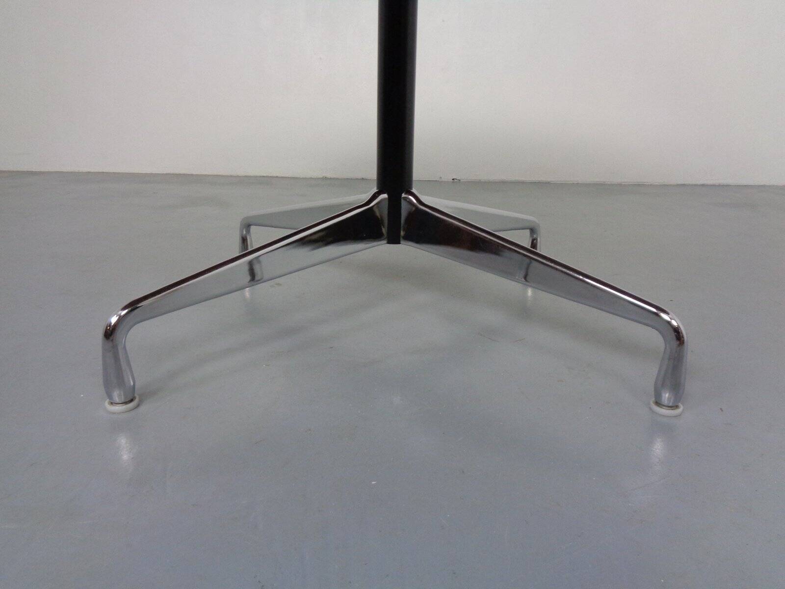 Large Segmented Round Dining Table by Charles & Ray Eames for Herman Miller, 1960s