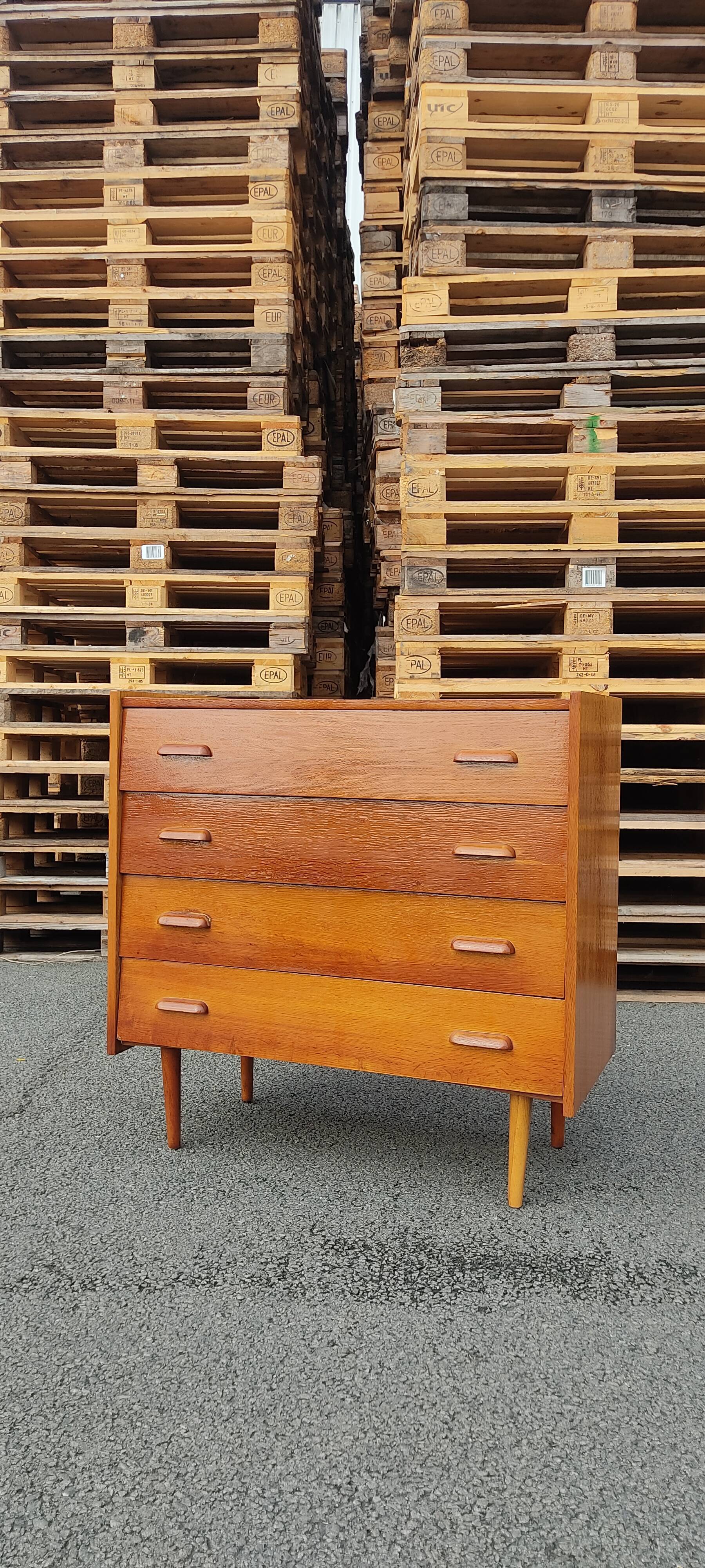 Vintage chest of drawers