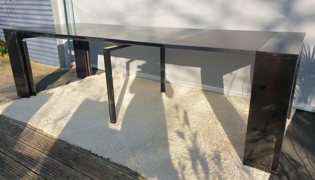 Table with extendable mechanism XXL black lacquer