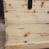 Old curved travel trunk, in pine, stripped 98x60x65