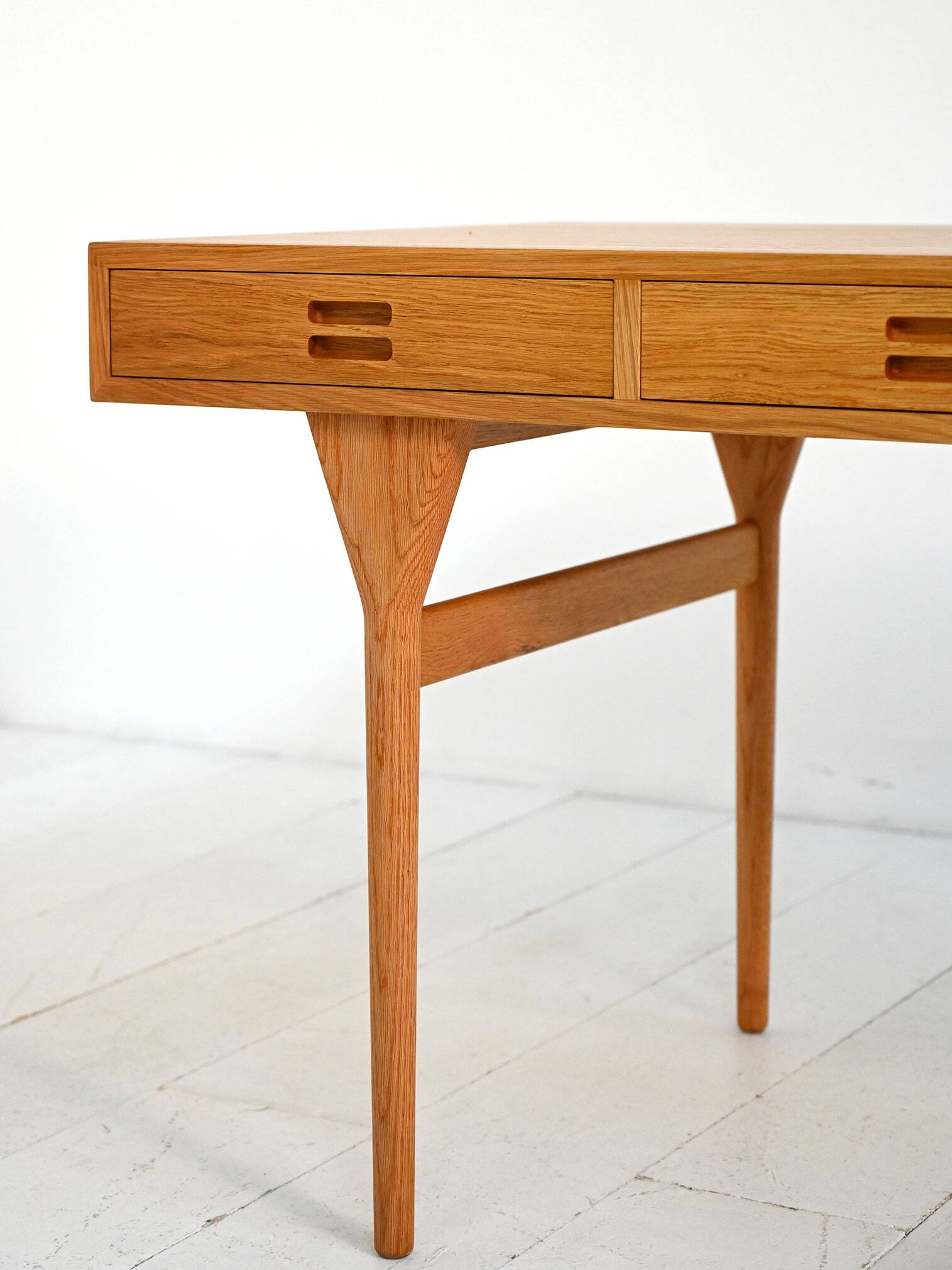 Modèle de bureau “ND93” par Nanna Ditzel pour Søren Willadsen