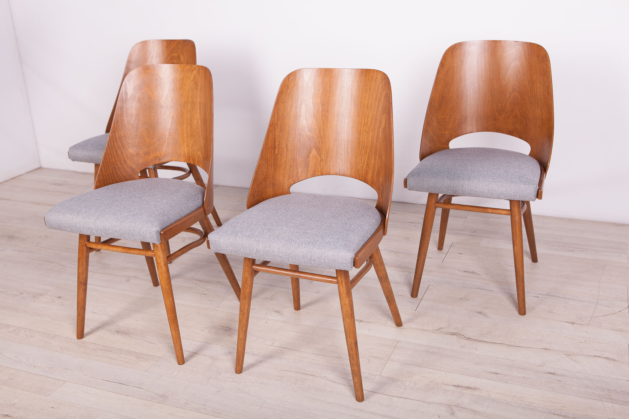 Model lollipop dining chairs from Tatra, 1960s, set of 4