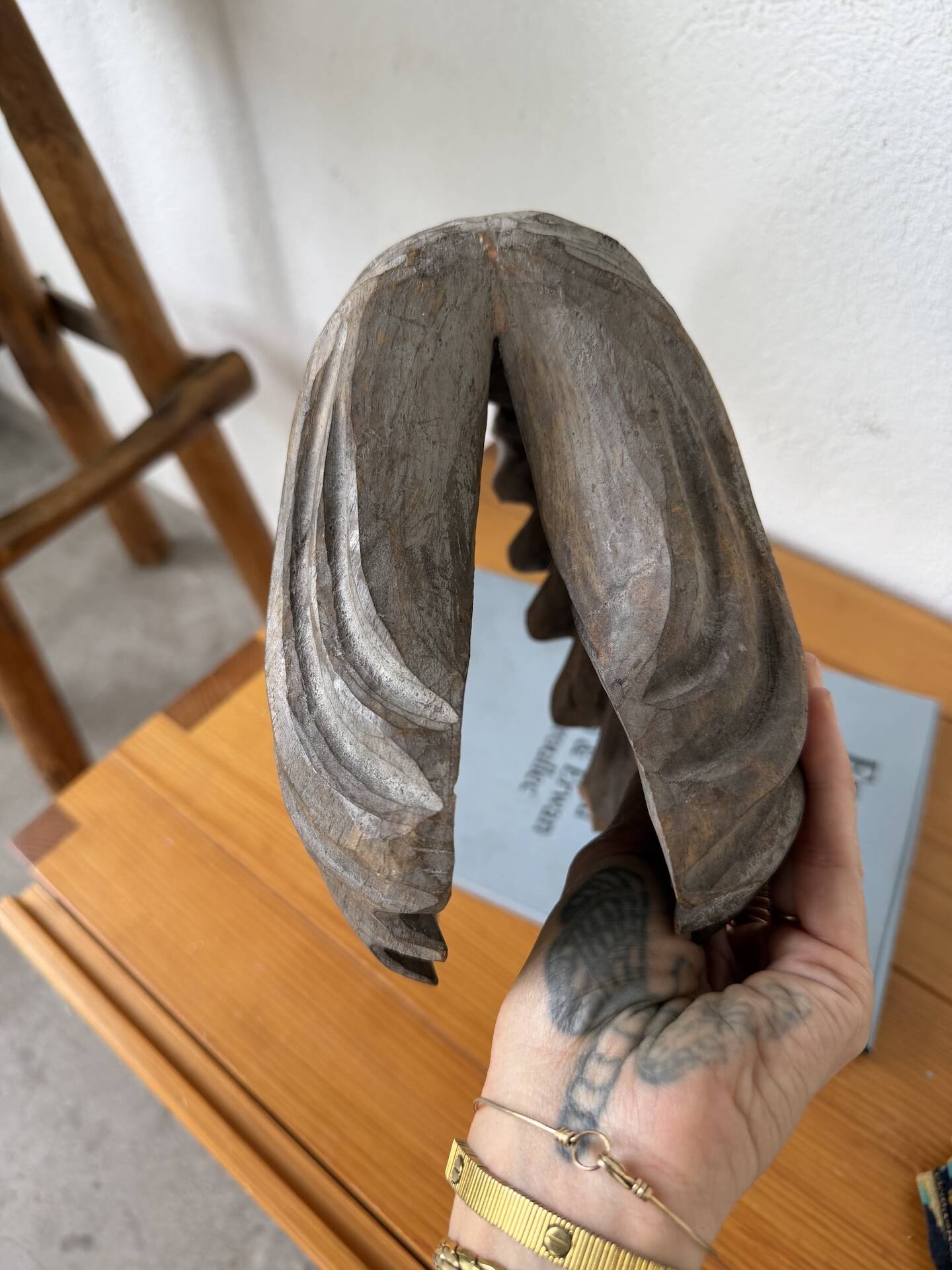Brutalist wood shell sculpture box 1900