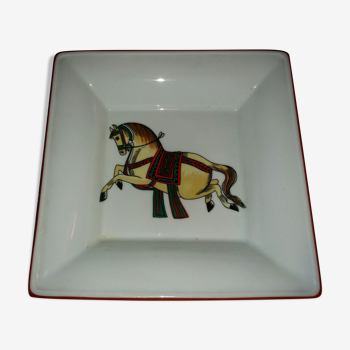 porcelain cup horse