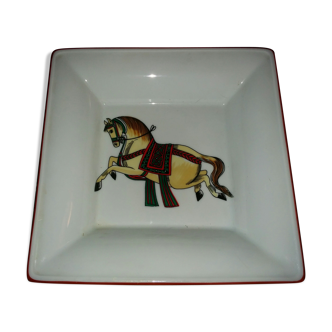 porcelain cup horse