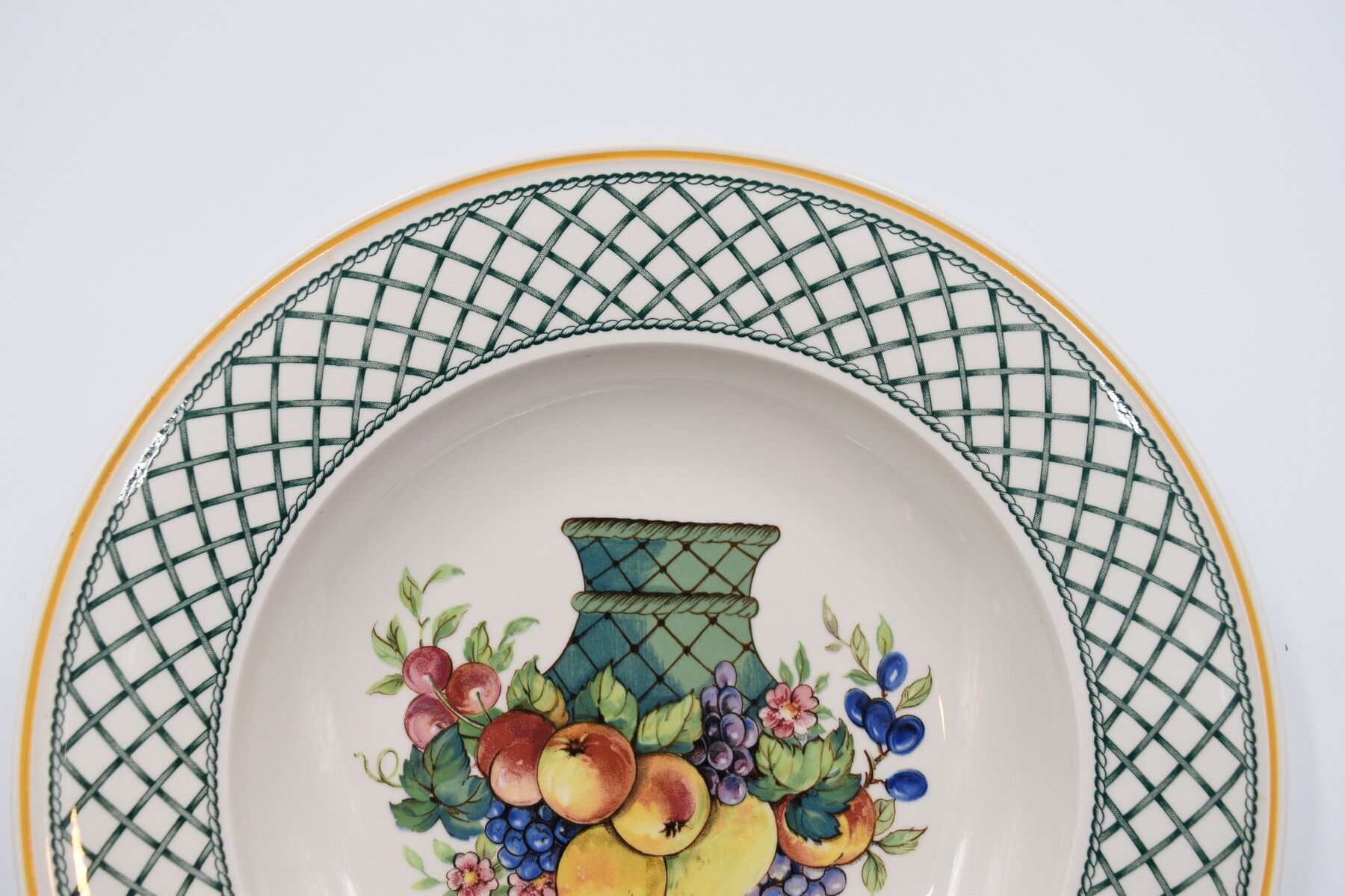 Round dish Villeroy & Boch model Basket