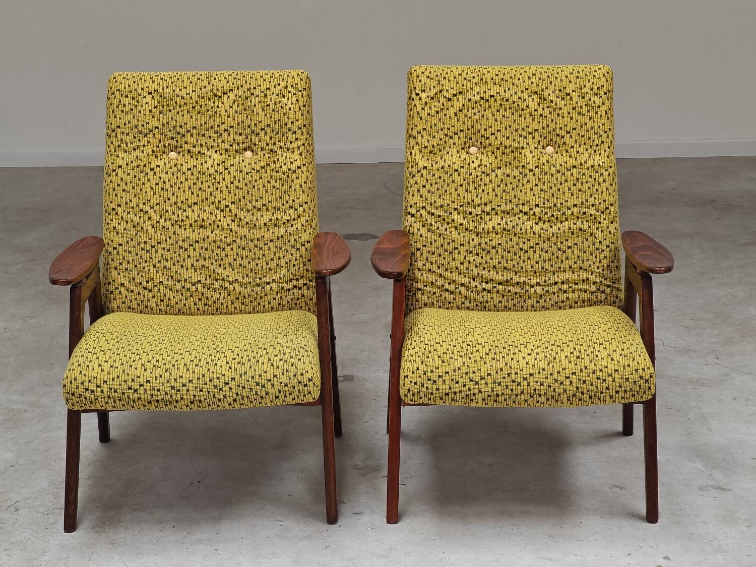 Pair of Yellow armchairs by Jaroslav Smidek for Ton (Thonet) Expo 58