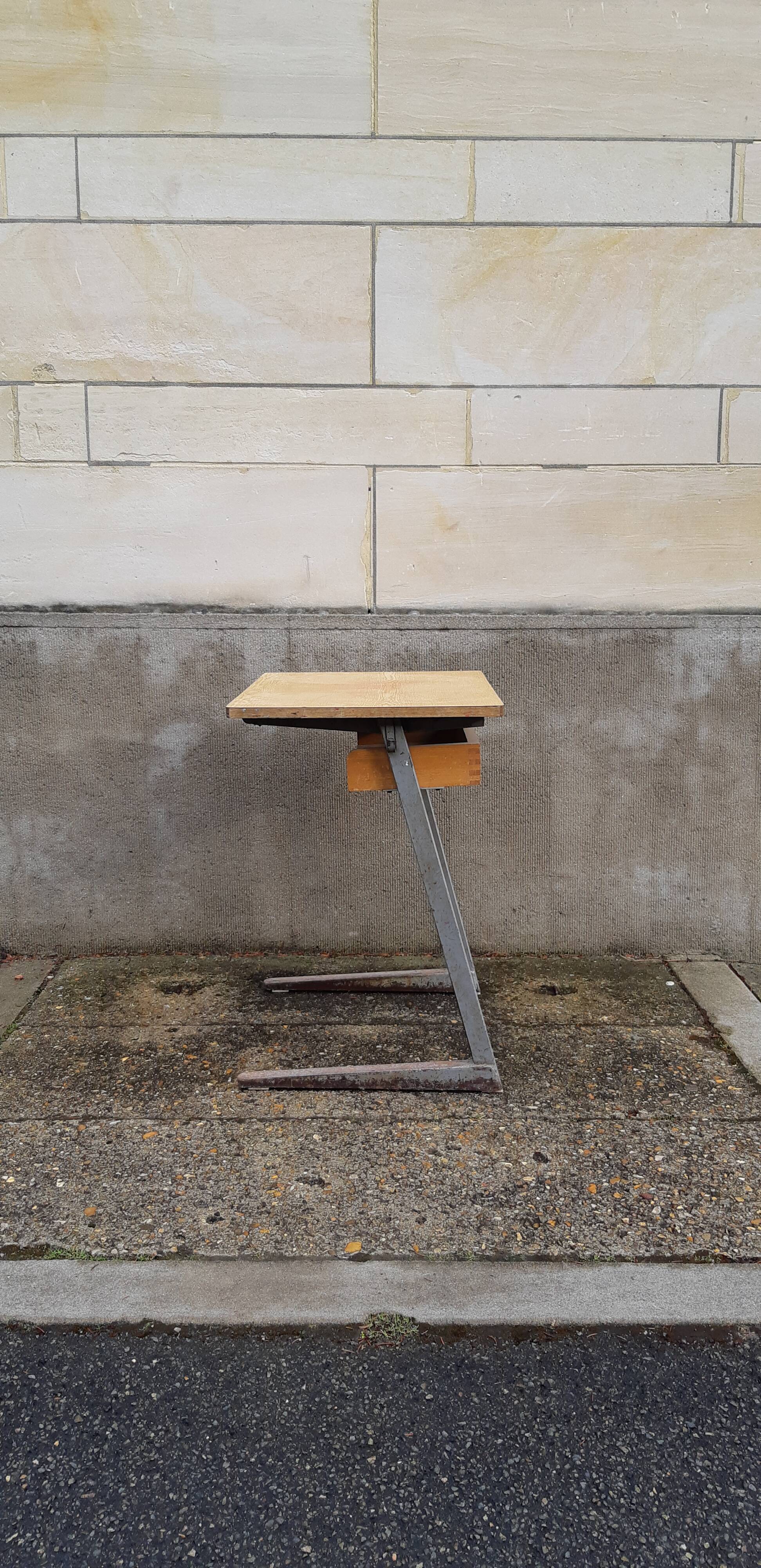 Schoolboard metal footing