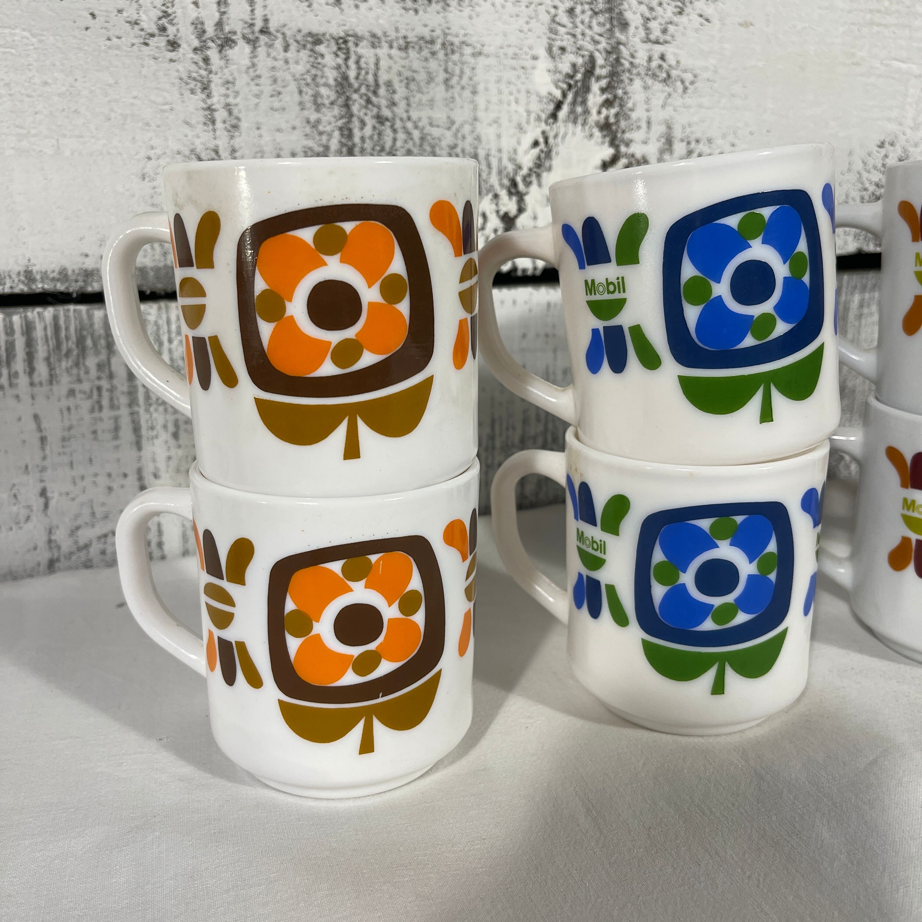 Lot de 8 mugs tasses mobil