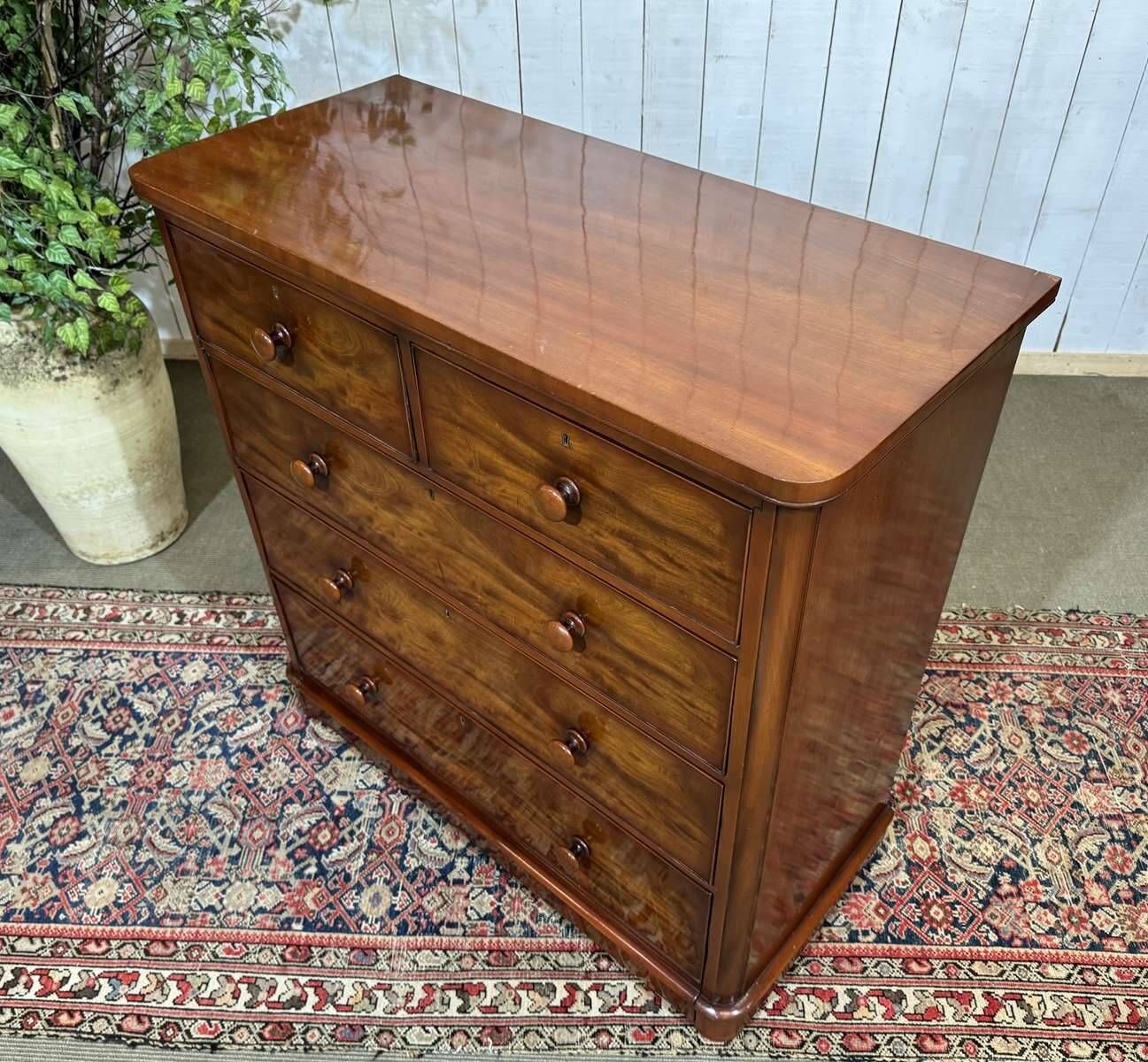 Commode anglaise Victorienne XIXème en acajou