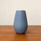 Minimalist German vase from the mid-century pottery studio of Töpferhof Römhild, 1960s.