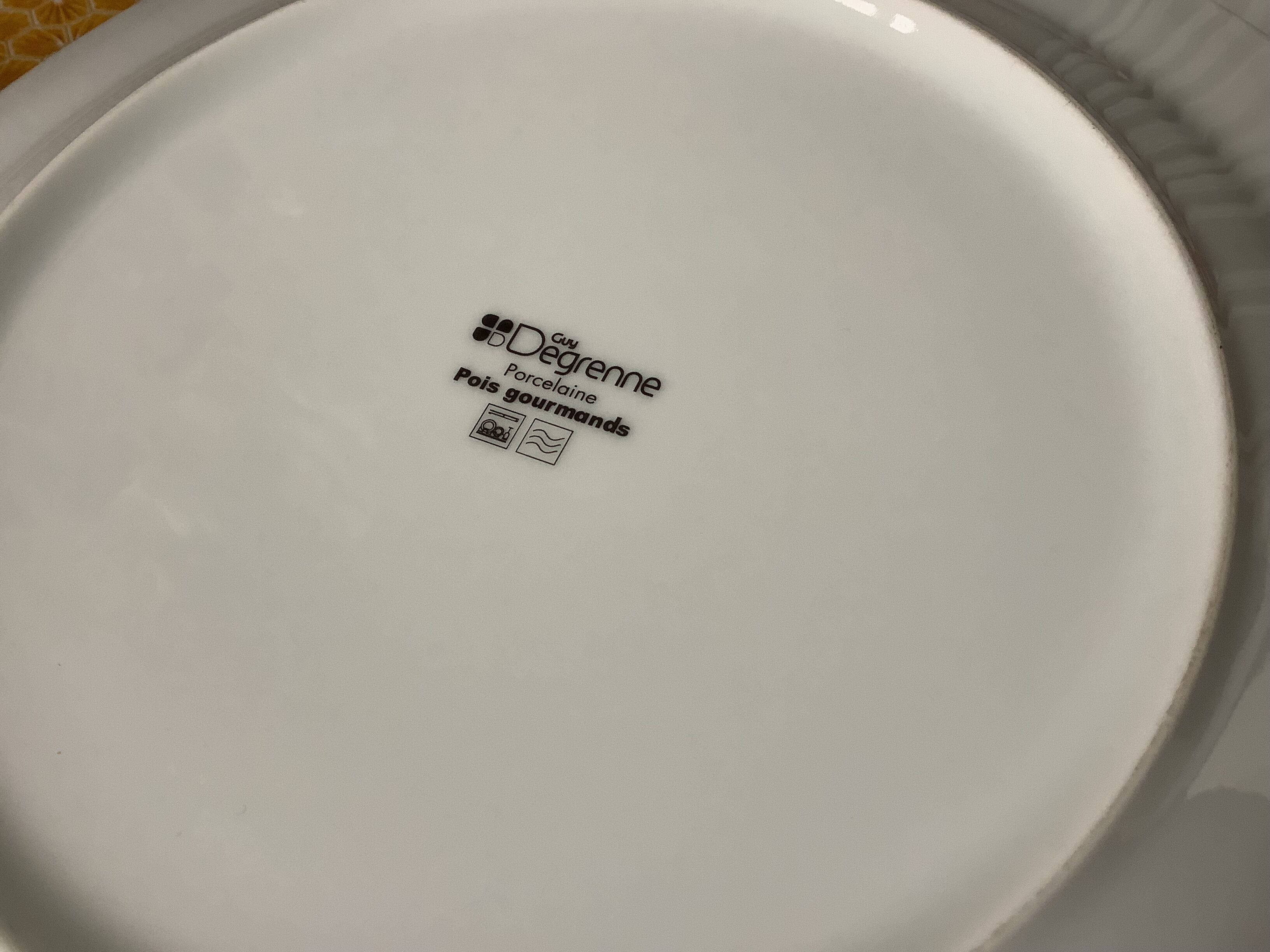 Polka dot plates Guy Degrenne