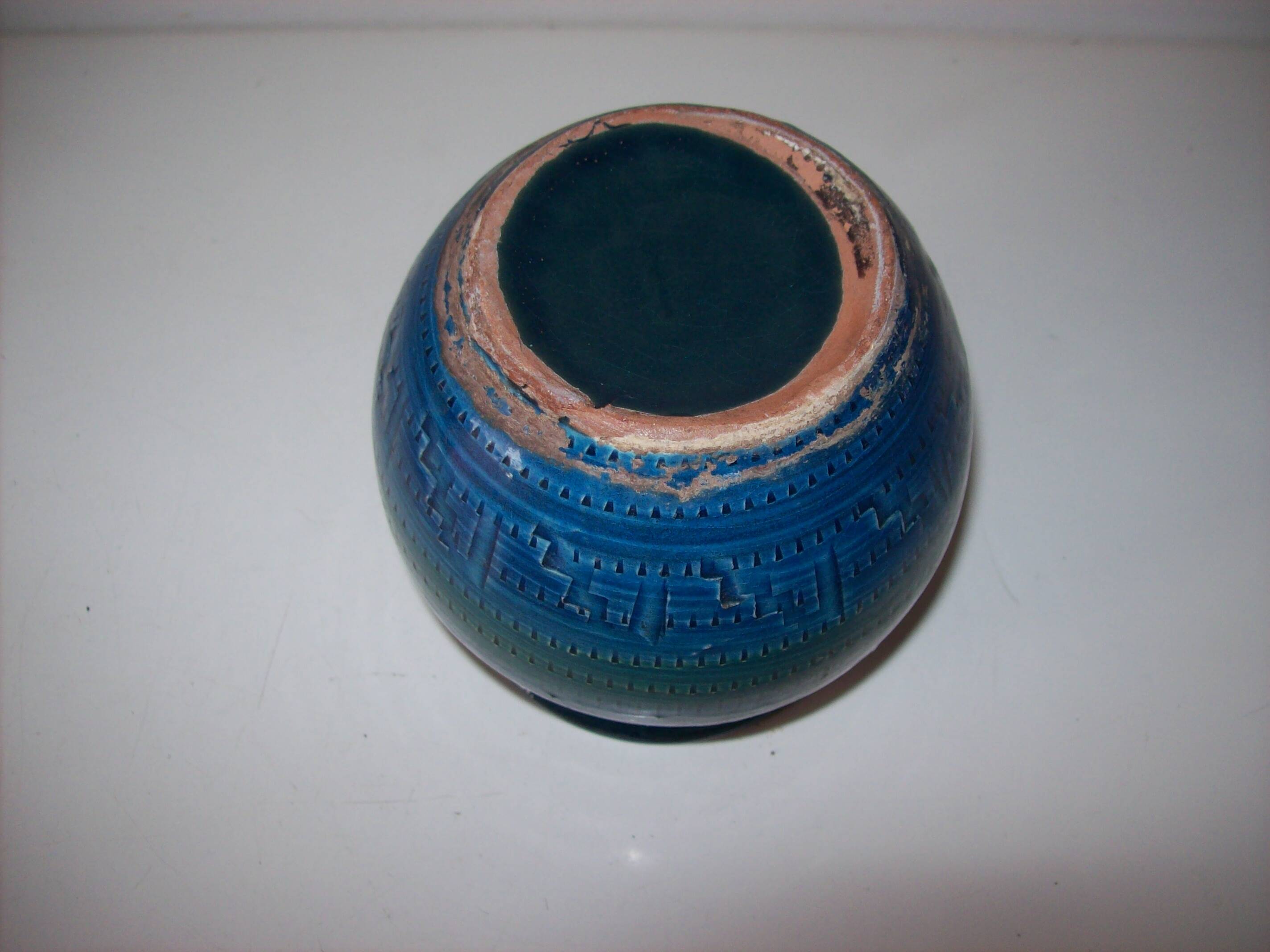 1960s vase by Aldo Londi for Bitossi in "Rimini blue" ceramic.