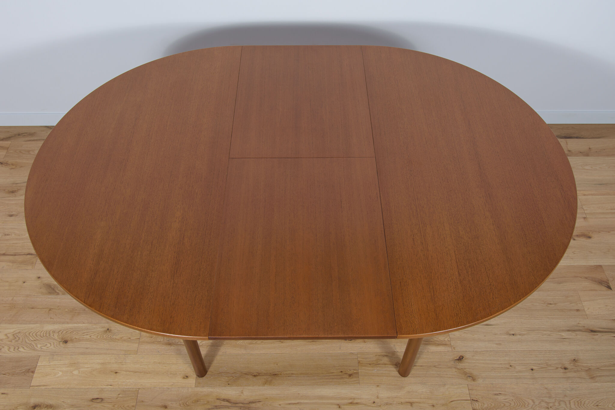 Round Extendable Dining Table from McIntosh, 1960s
