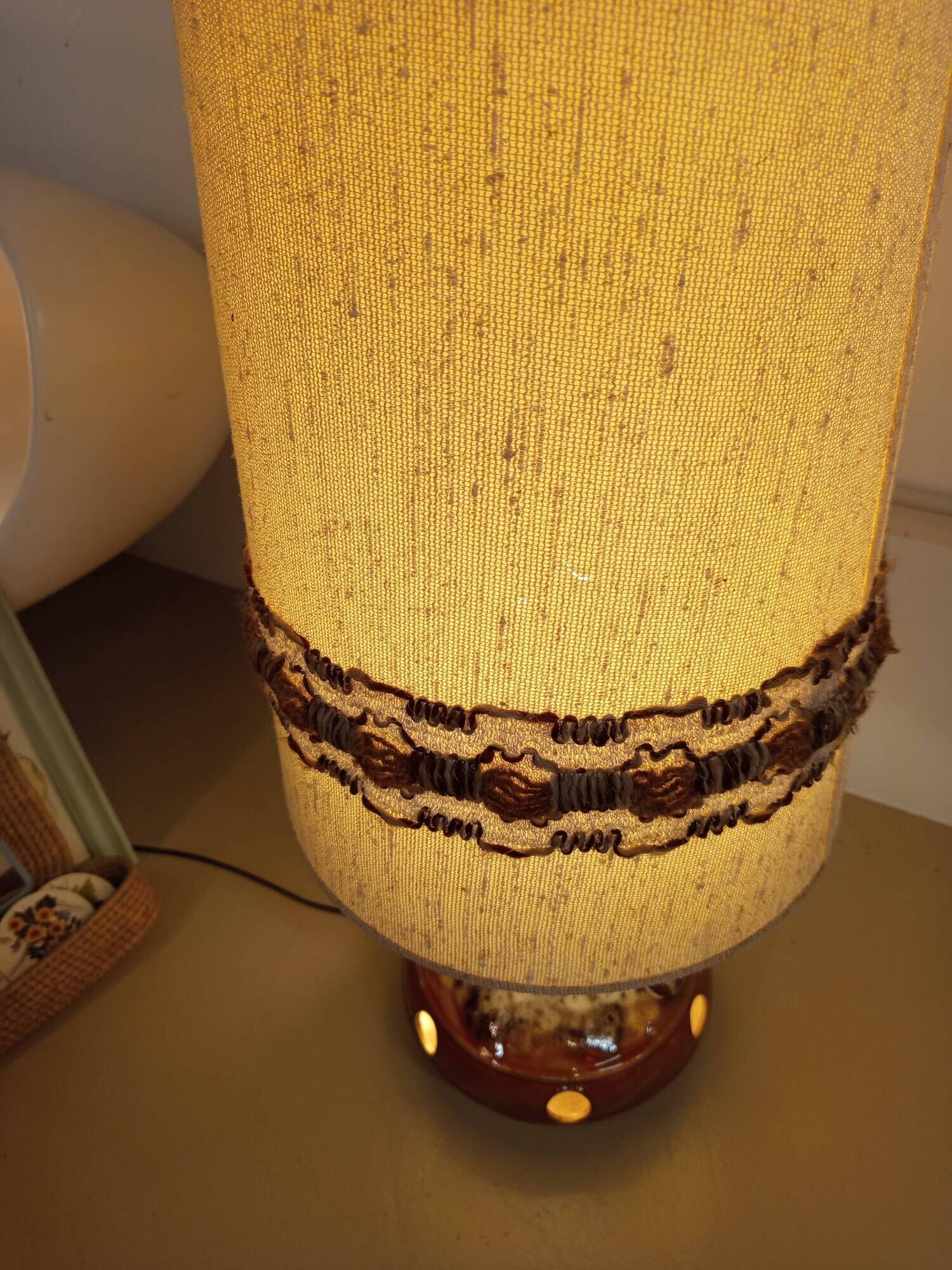 Vintage amphora solar lamp in ceramic with double lighting.