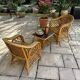 Fauteuils et table en osier
