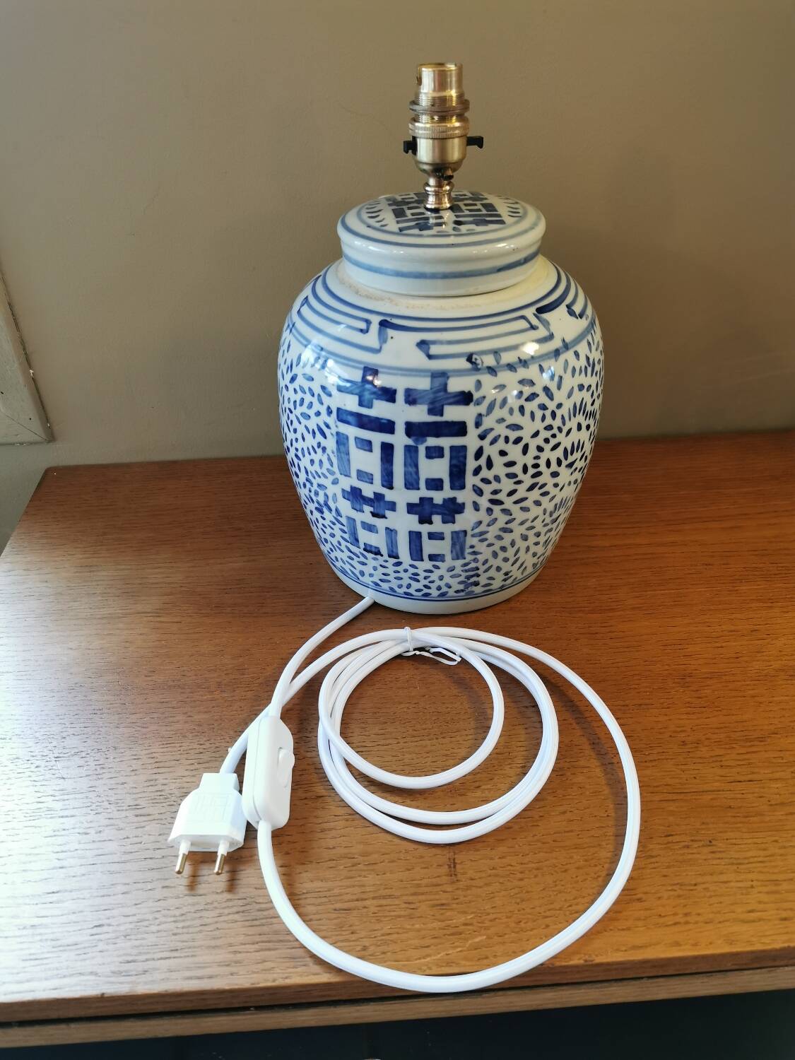 Antique Asian ginger jar lamp base