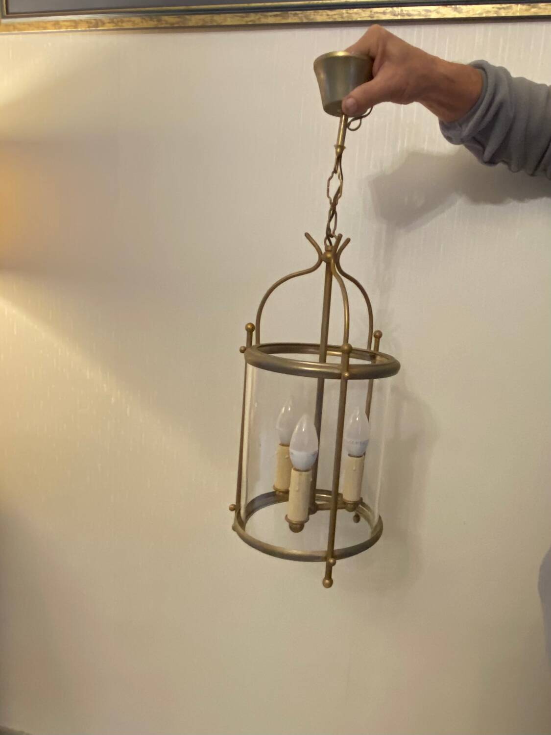 Cylindrical chandelier with 3 lamps