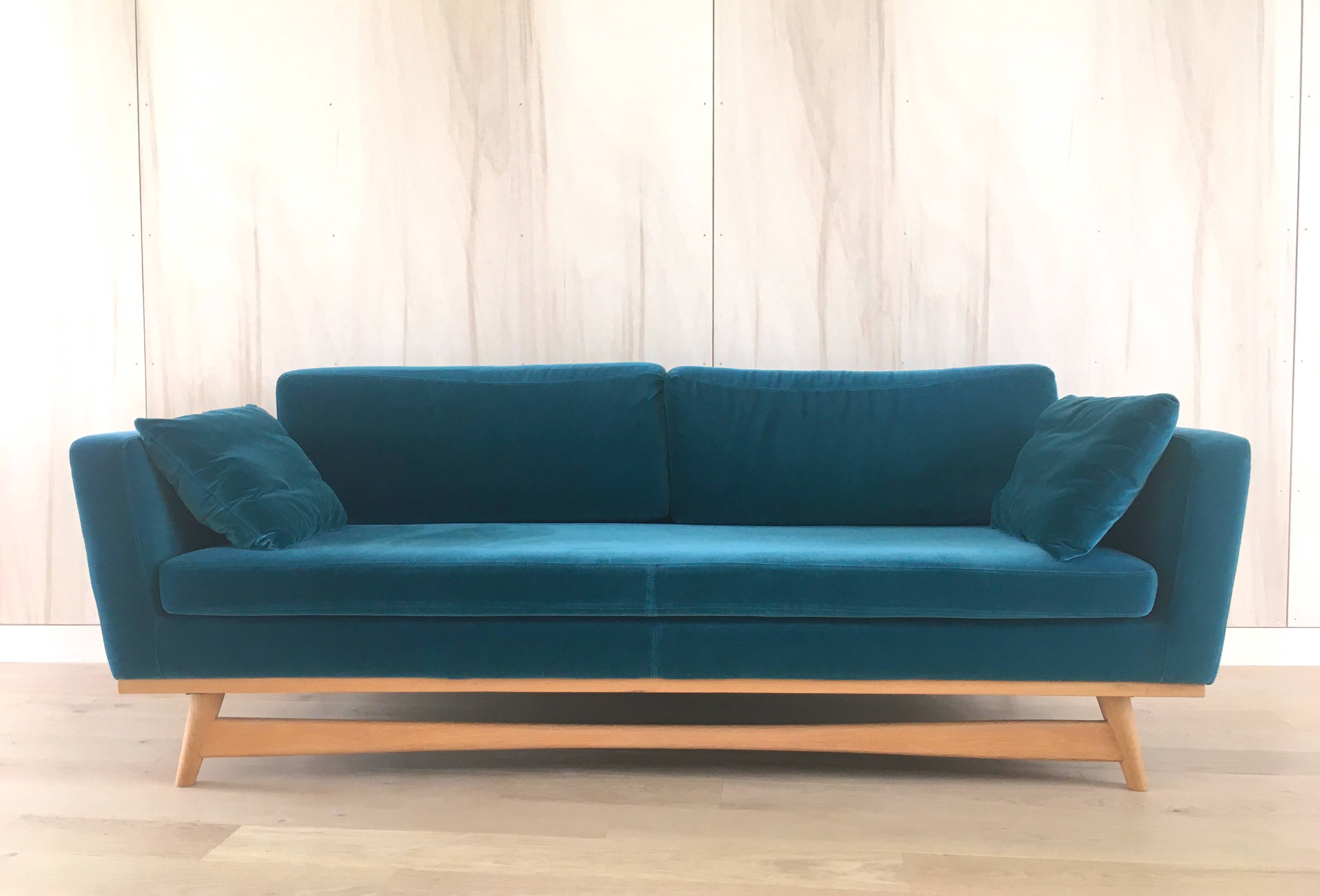 Duck blue velvet sofa, Red Edition