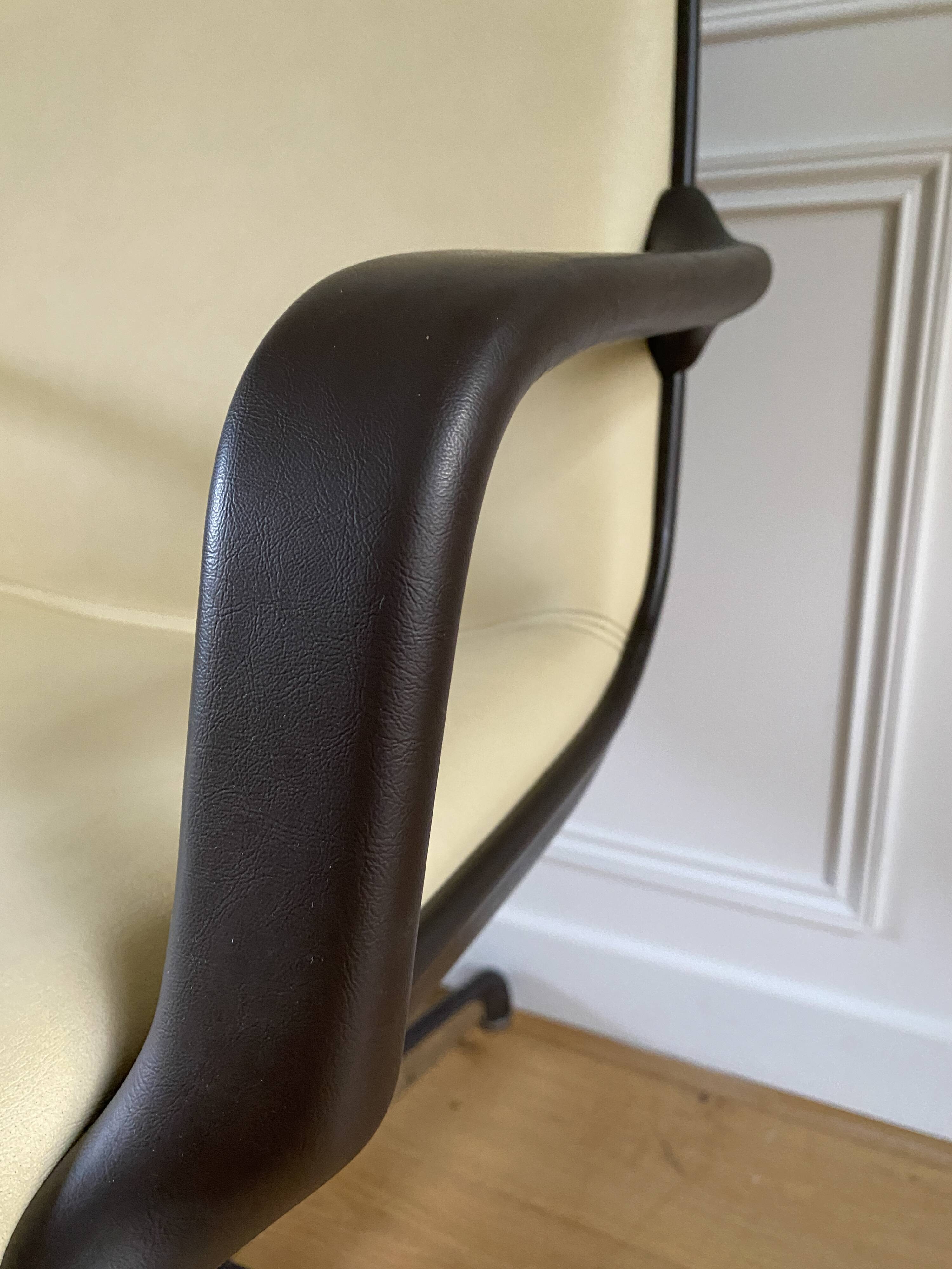 Vintage office chair "Executive chair" Edition Comforto, after CHARLES POLLOCK (1930-2013)