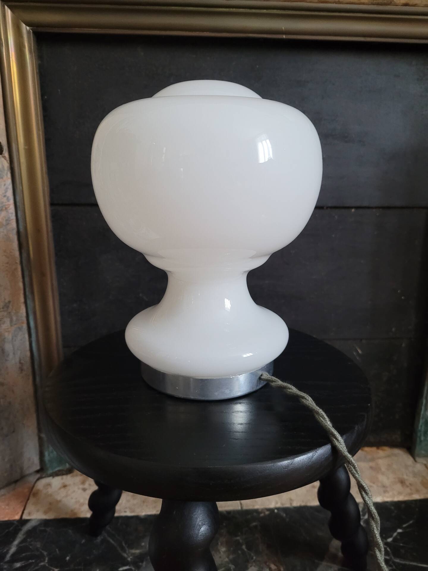 Mushroom table lamp