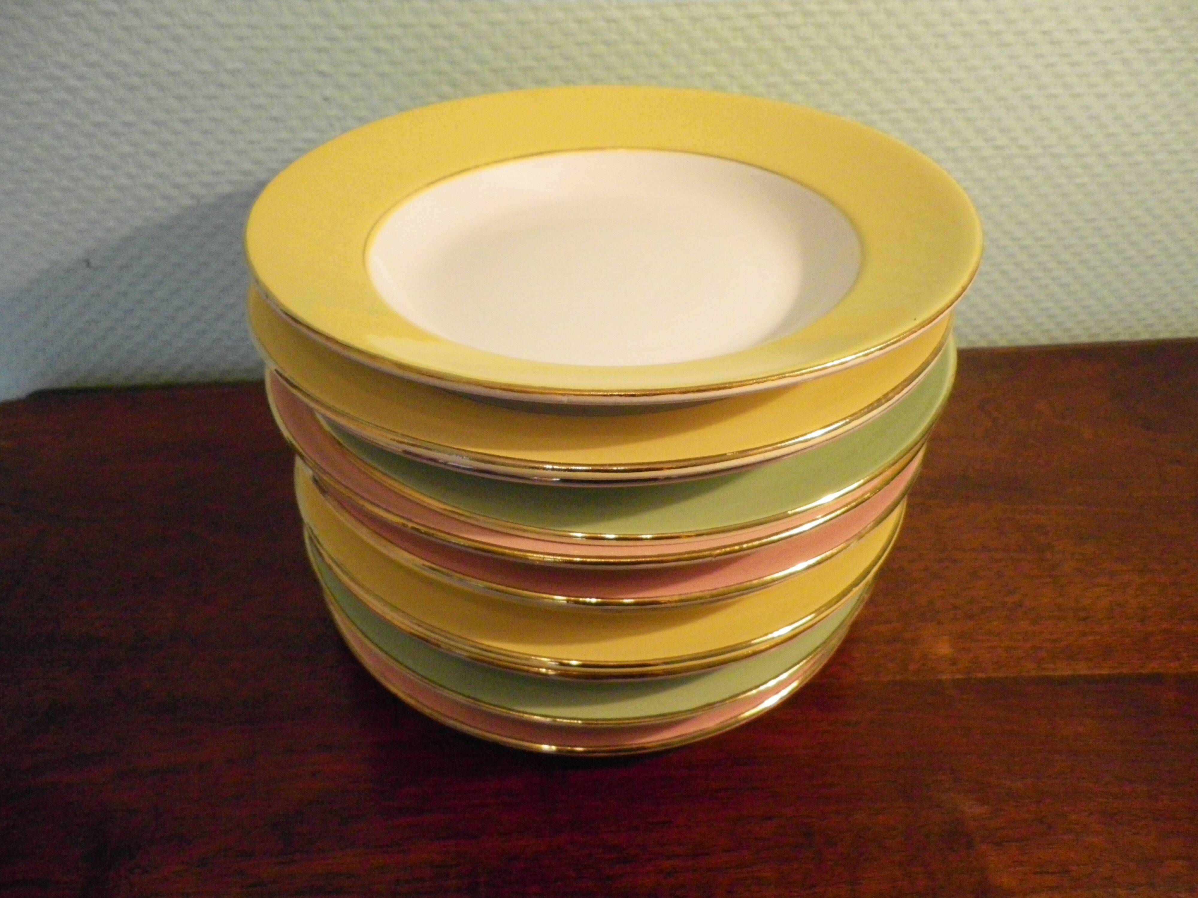 Prestige plates by Lamandinoise, 1950s, 3 colours, Set of 12