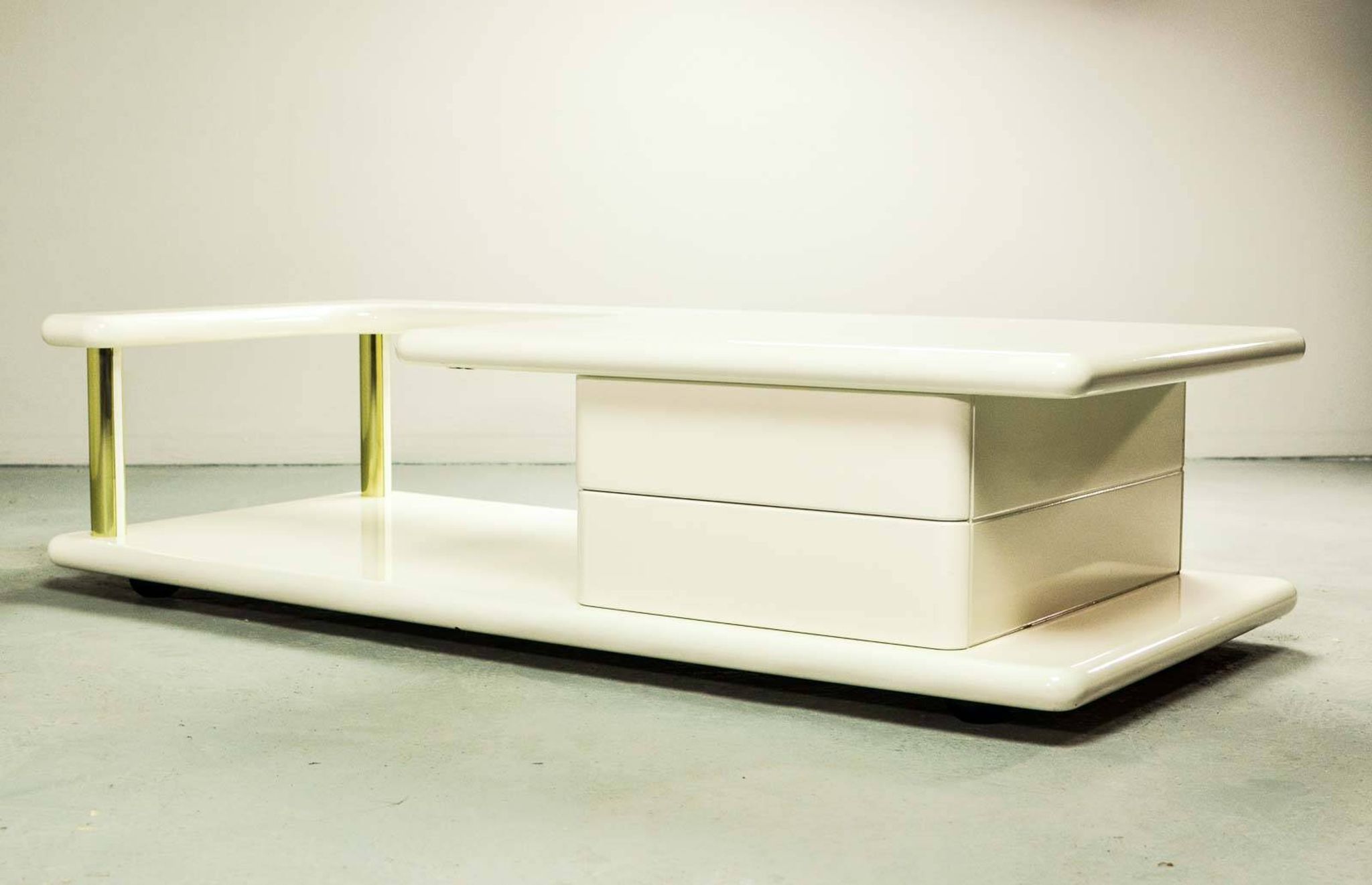 White High Gloss Free Form Italian Design Coffee Table w. Brass Accents 70s