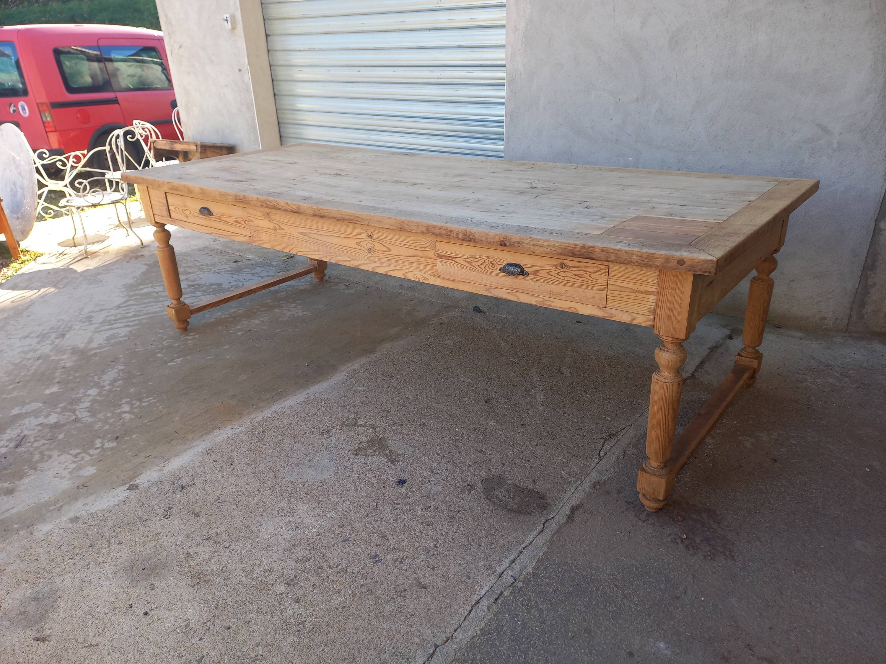 Grande table de communauté en chêne et sapin