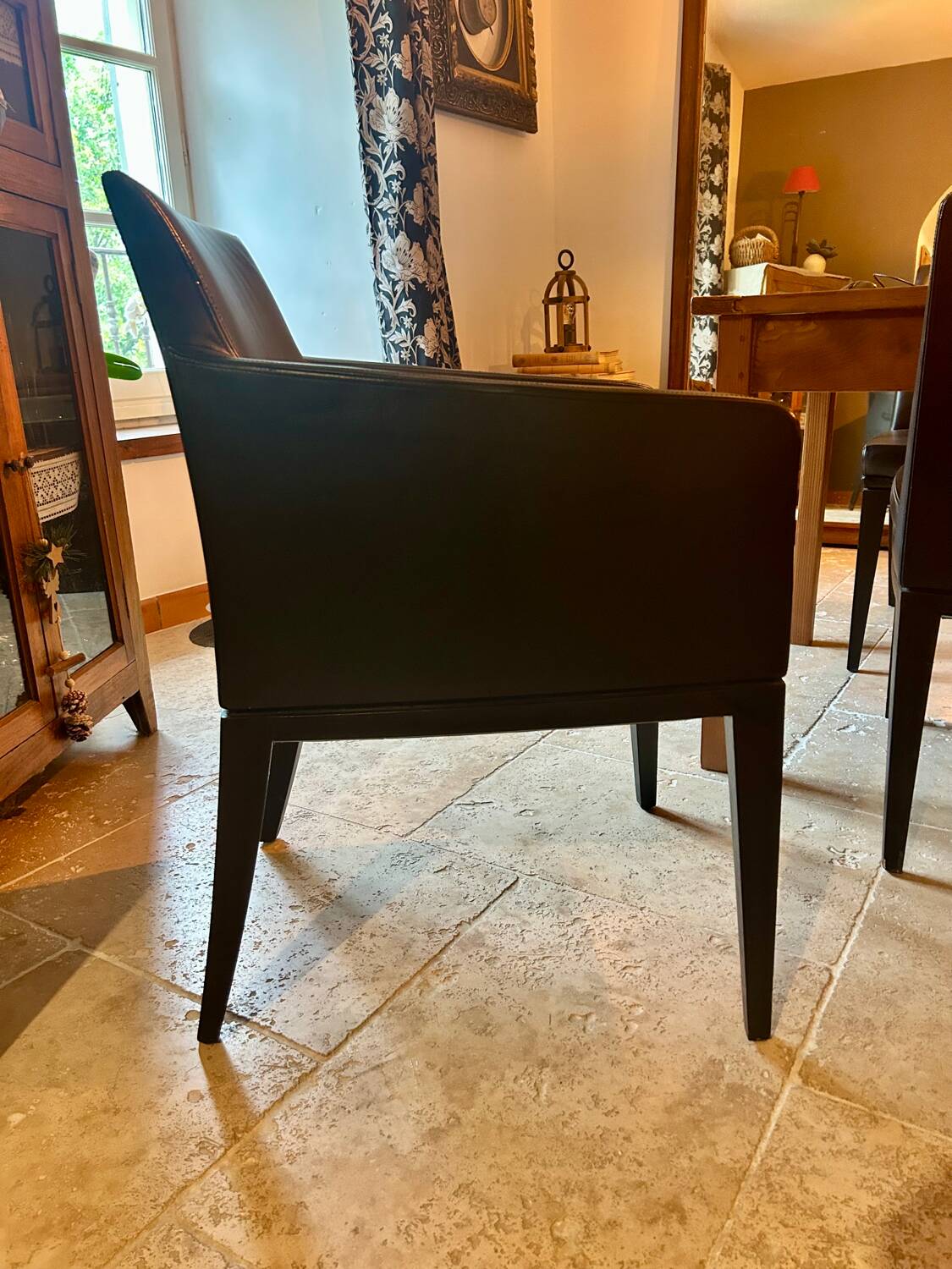 2 fauteuils en cuir noir Potocco, Italie