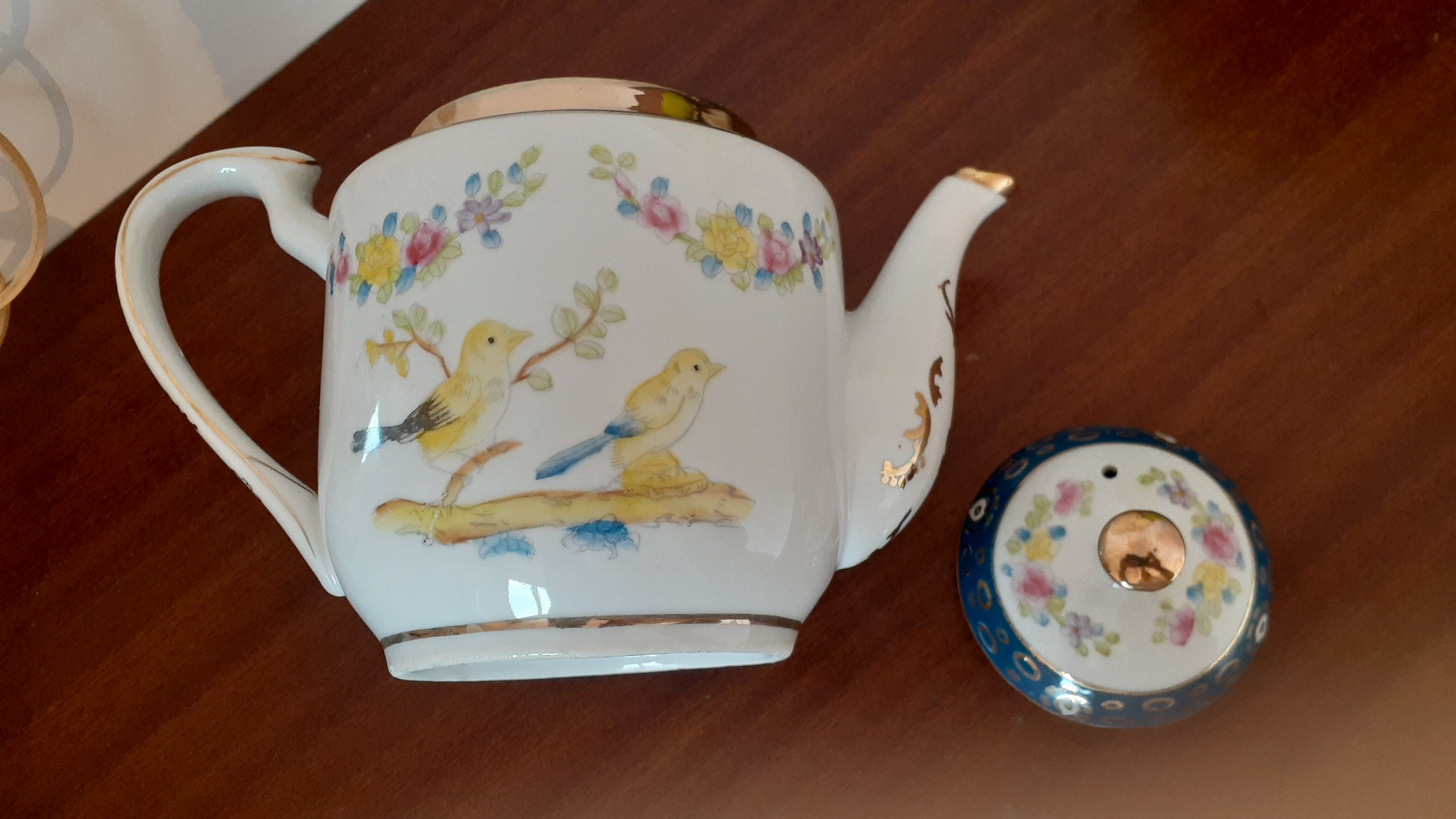 Chinese porcelain teapot
