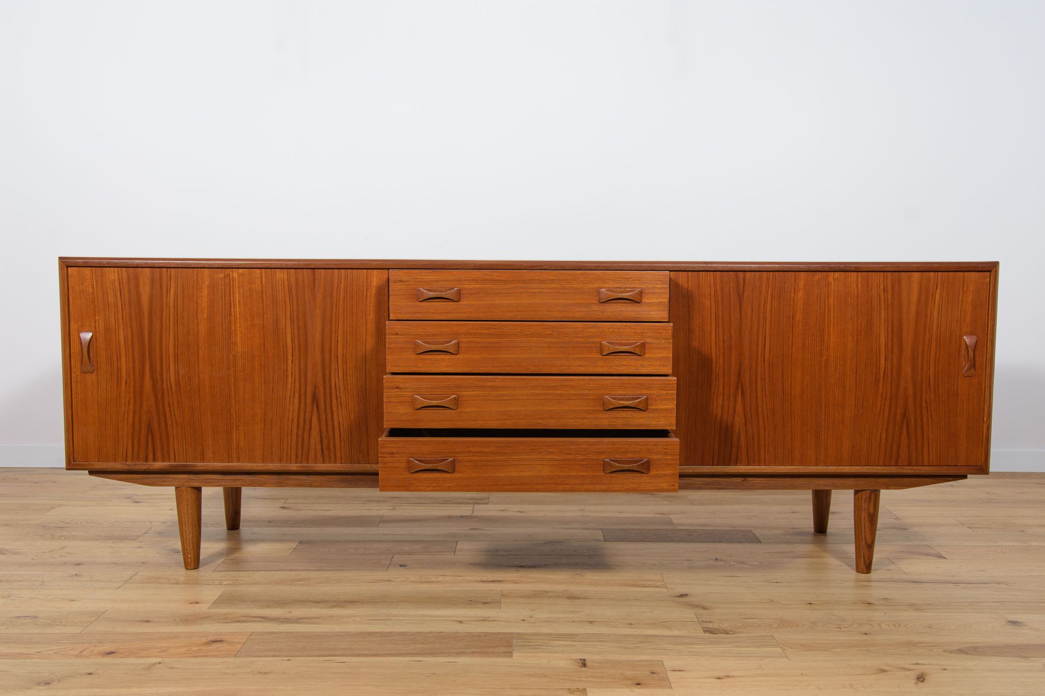 Enfilade en teck de Clausen & Son, années 1960