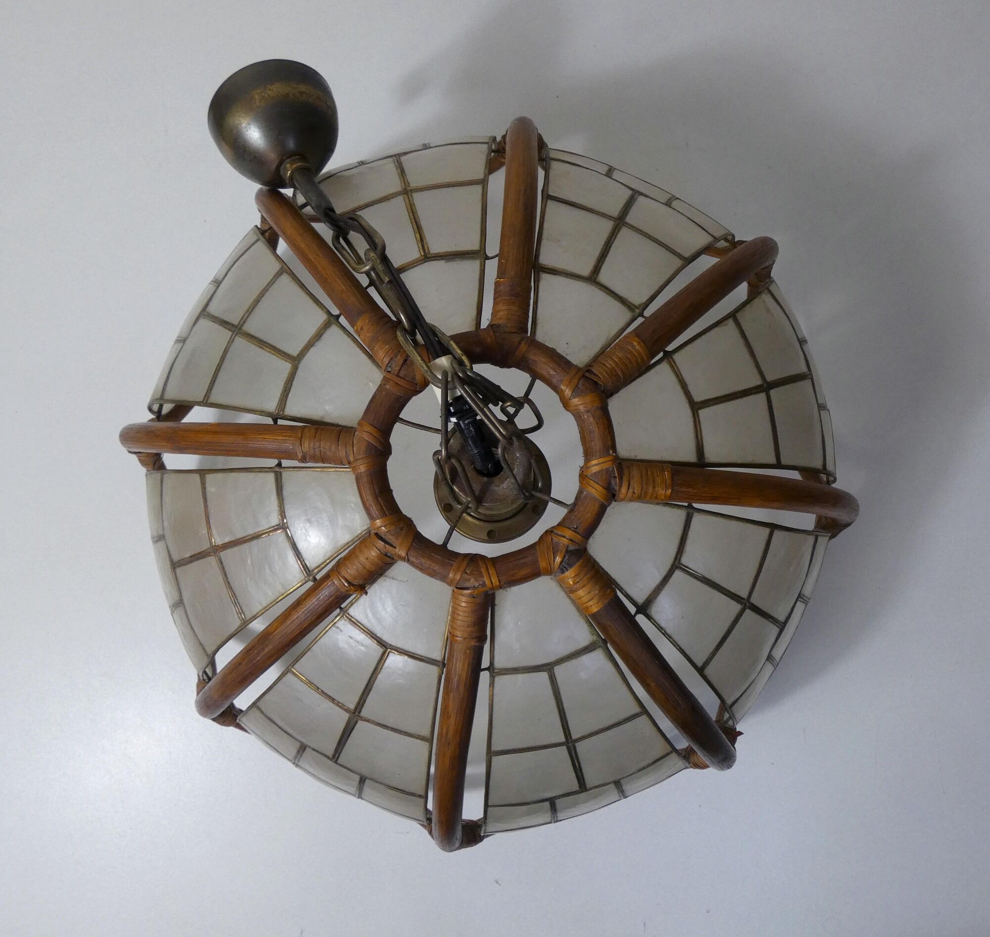 Lamp in mother-of-pearl brass and rattan