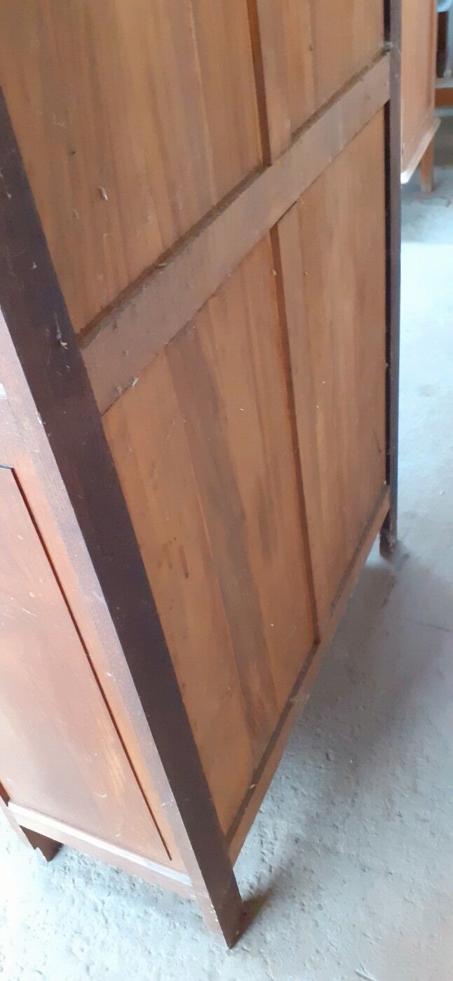 Armoire parisienne vitrée