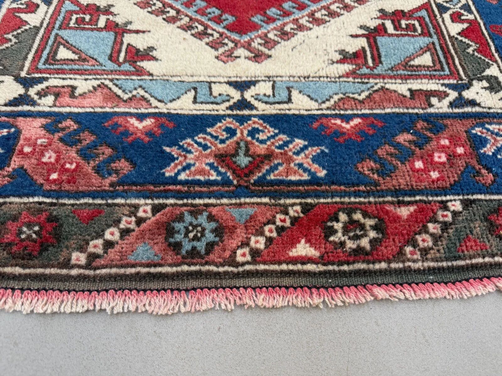 Turkish tribal rug natural dyes 200x120 cm vintage Turkish carpet 2521