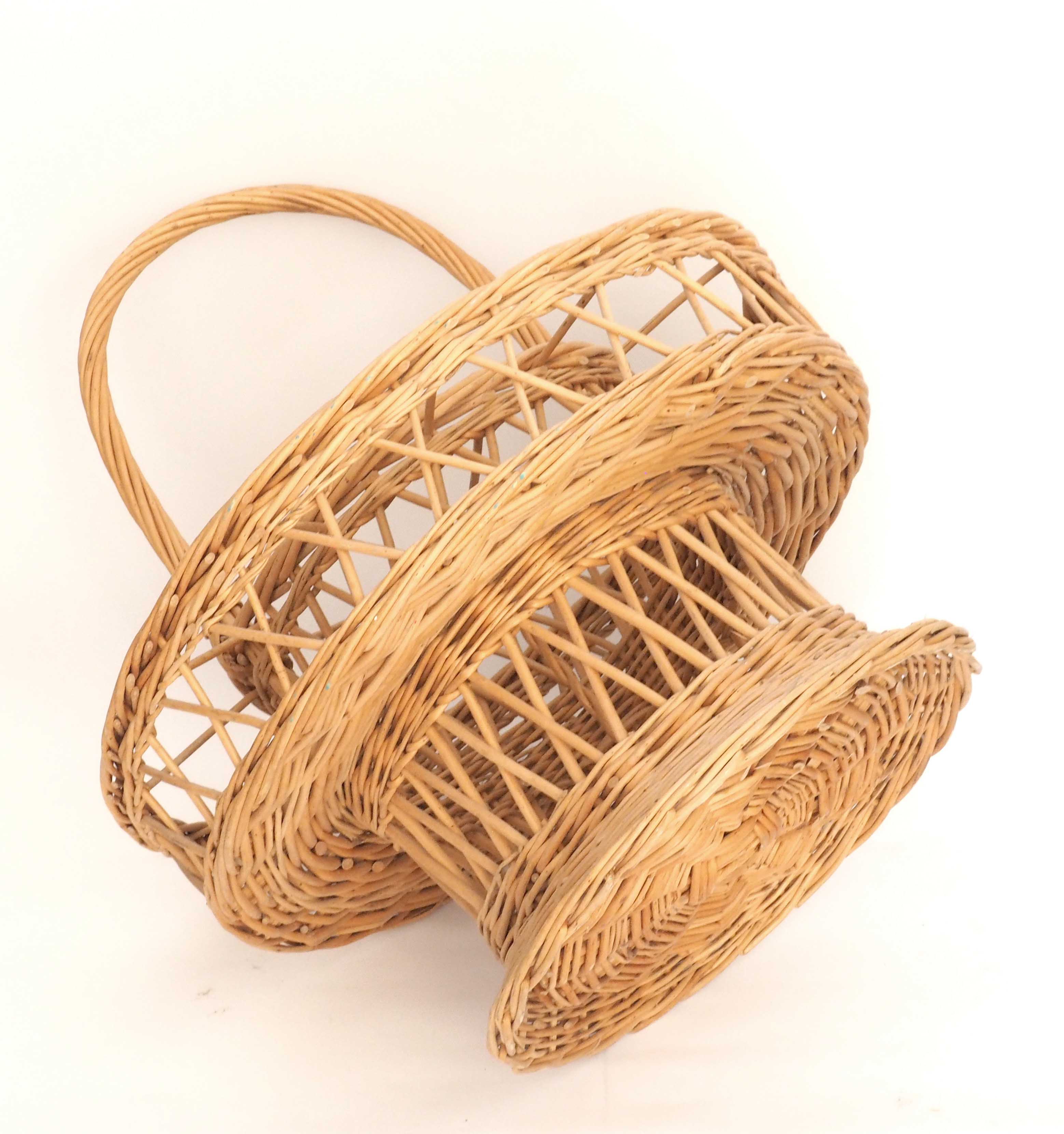 Rattan bar basket