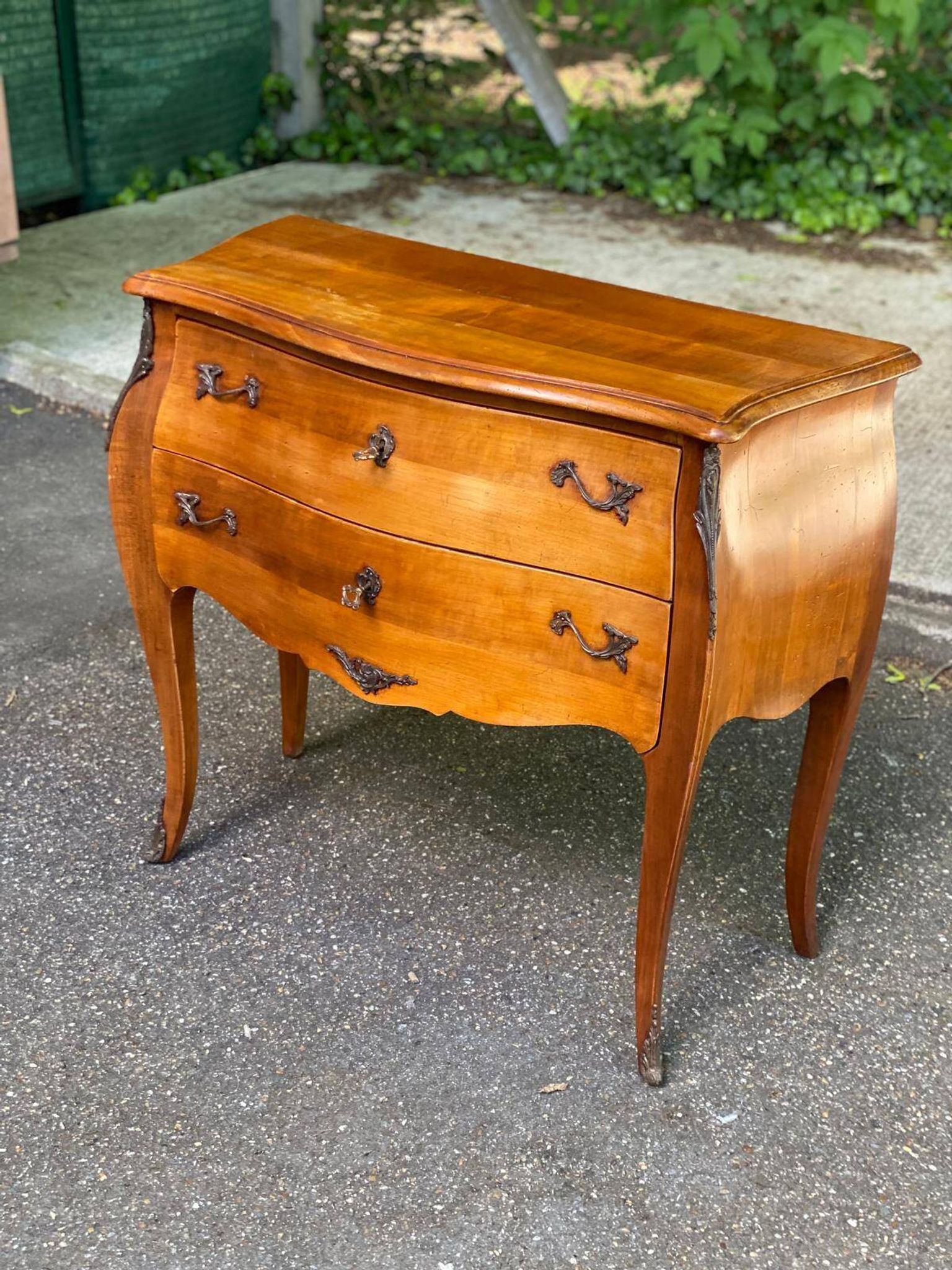 Vintage Louis XV commode in light solid wood, France 1920.