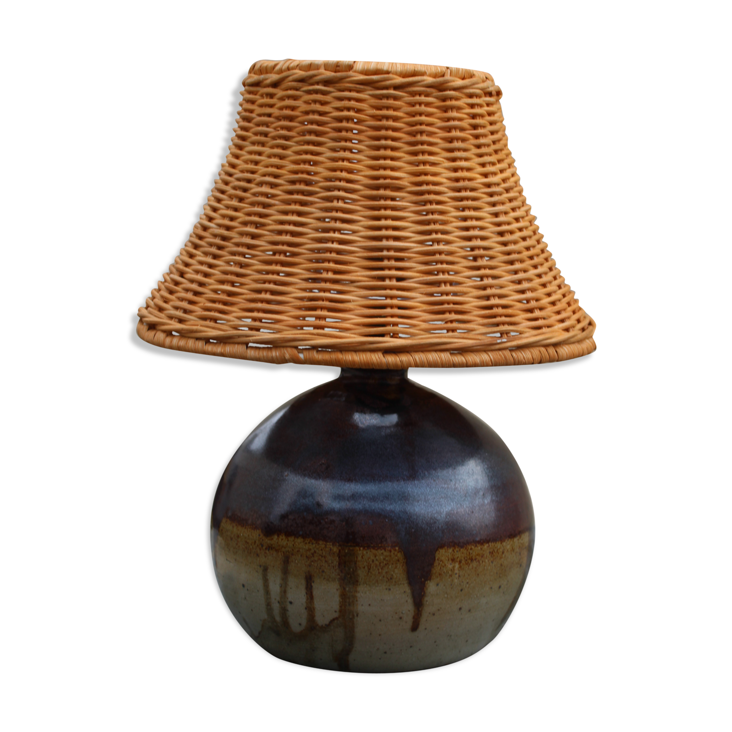 Vernified and rattan sandstone lamp