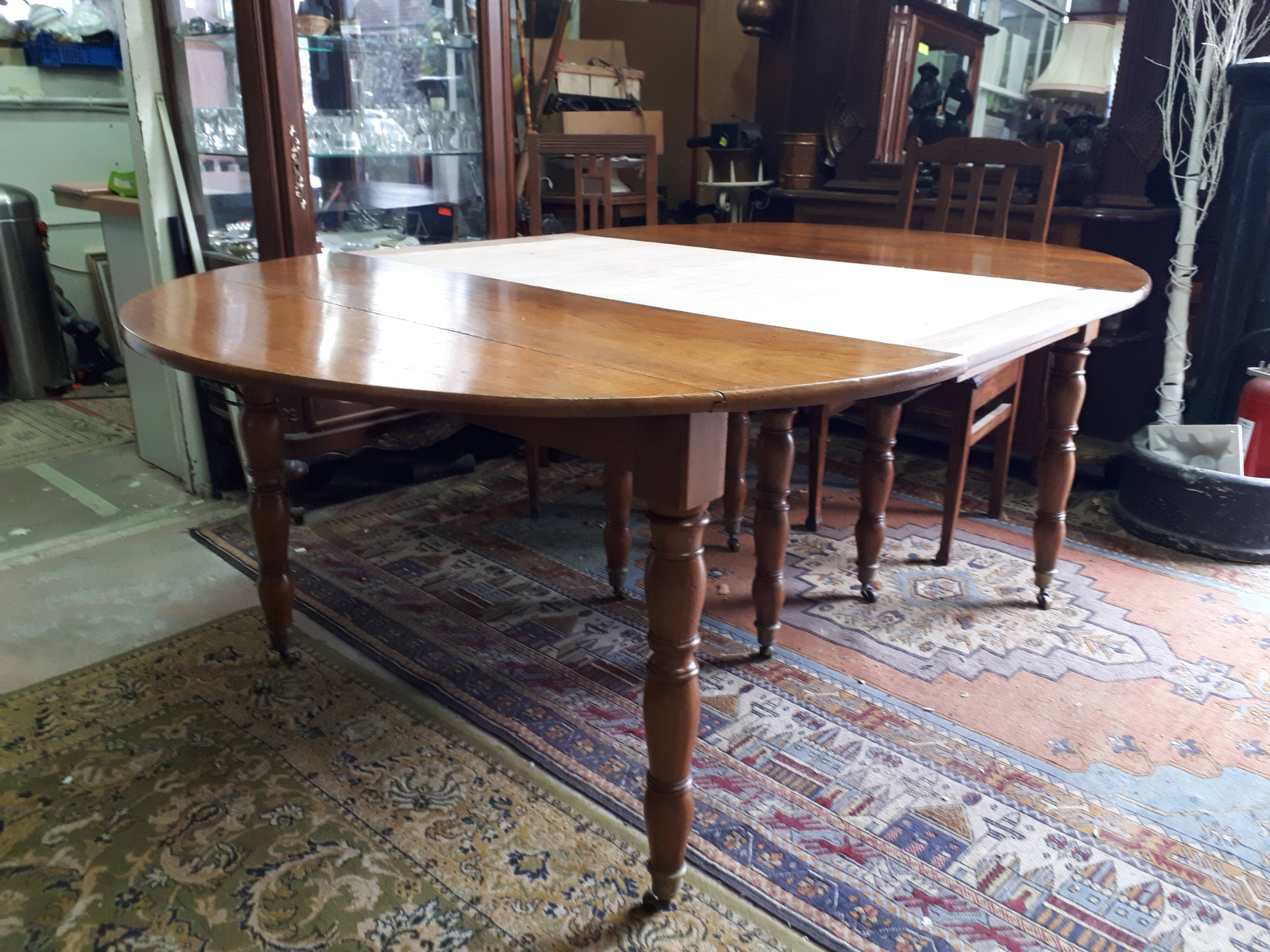 Dining room table