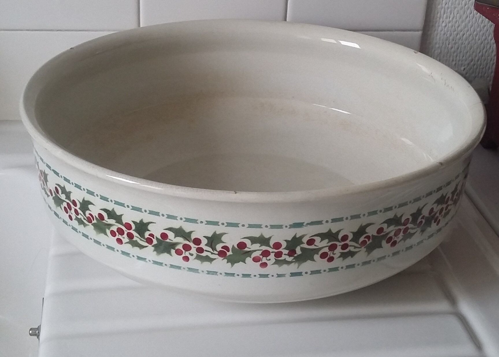 Plat en faïence de St Amand