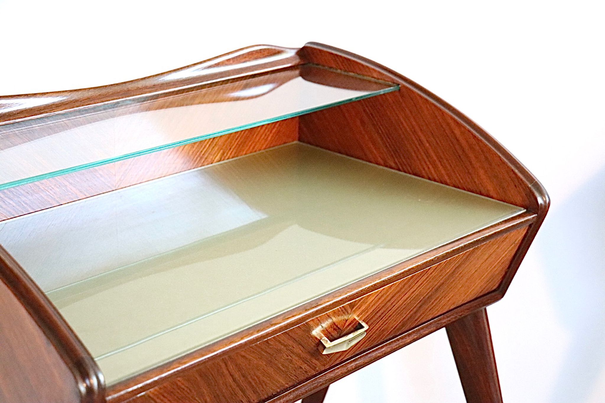 Paire de tables de nuit