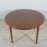 Round extendable dining table from McIntosh, 1960s