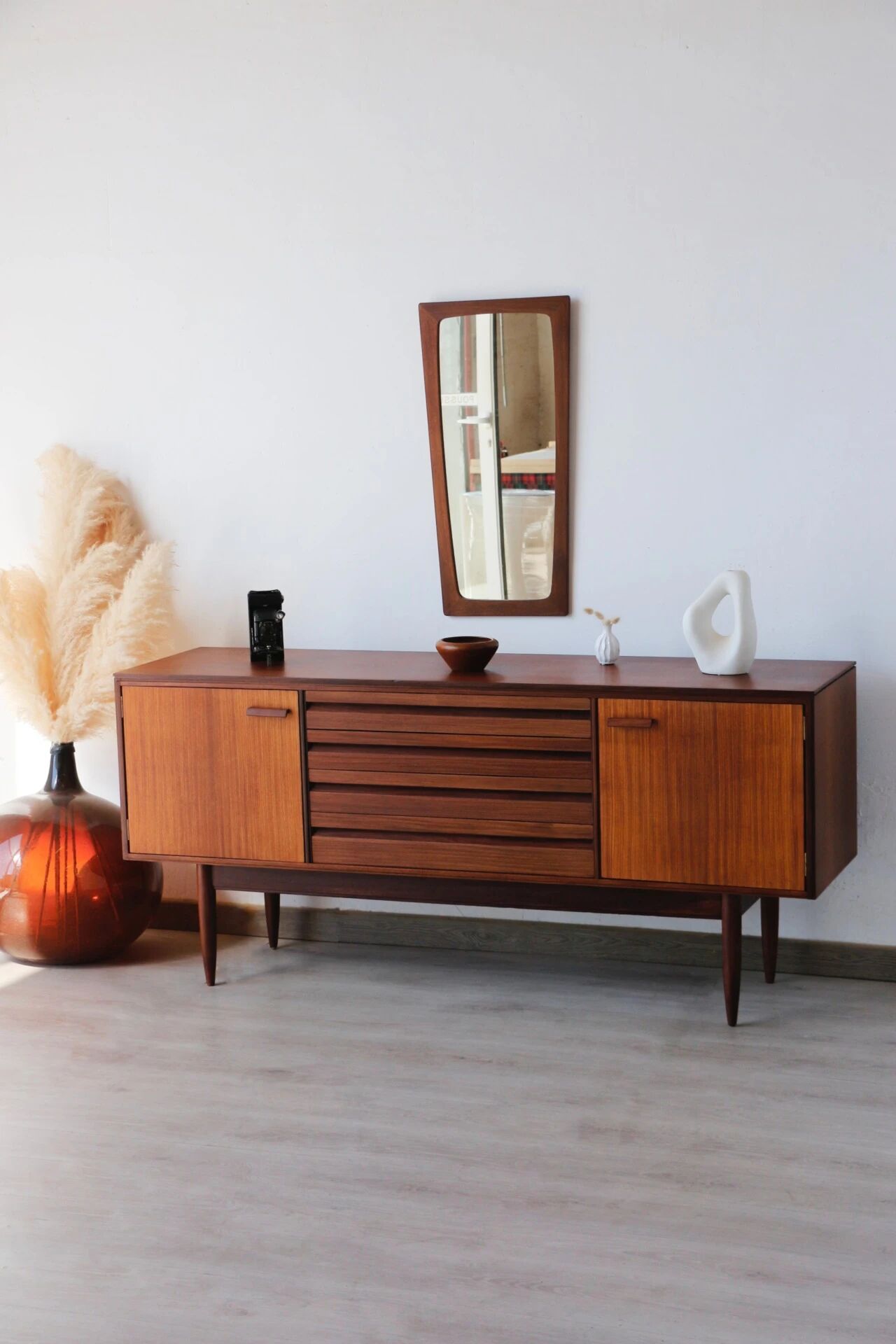 British modernist enfilade White & Newton | Iconic design