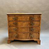 C19th Mahogany Chest Of Drawers Of Serpentine Outline