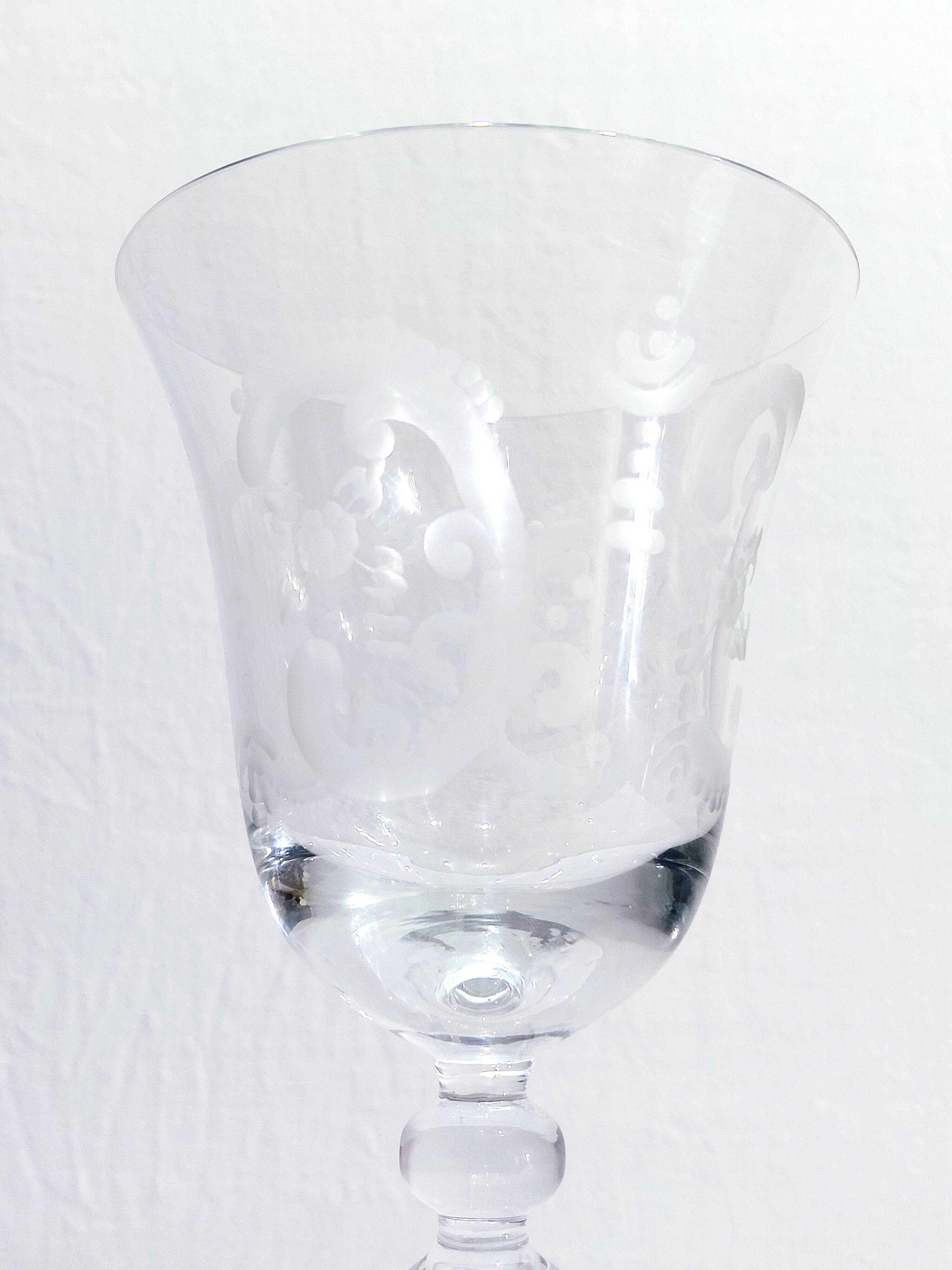 6 Monogrammed Wine Glasses C