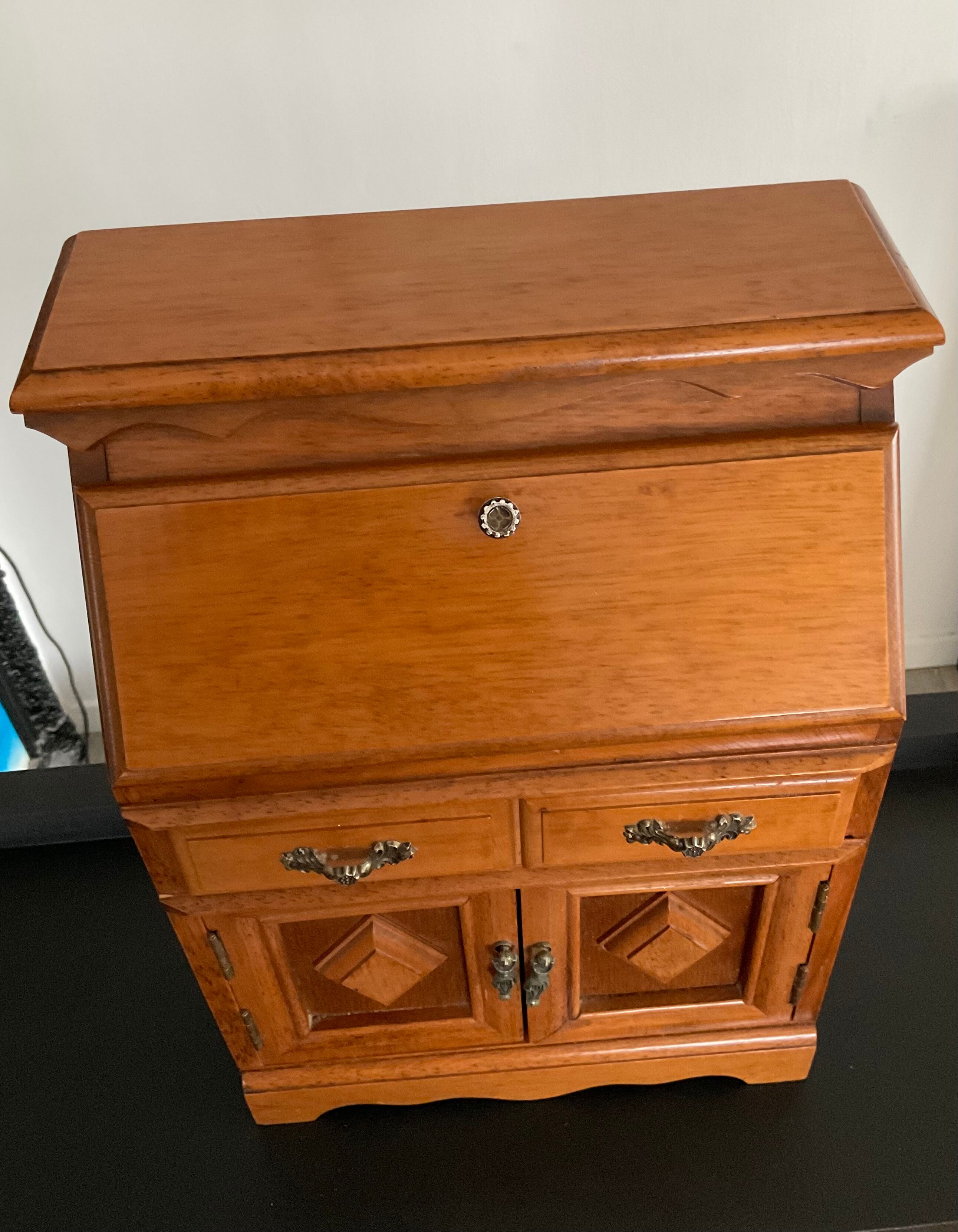 Vintage wooden jewelry box