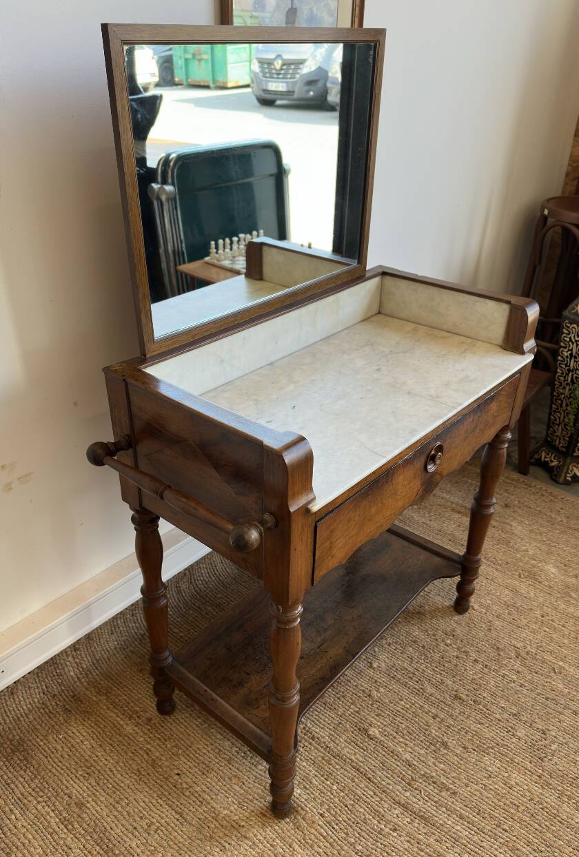Meuble de toilette ancien avec marbre blanc et miroir