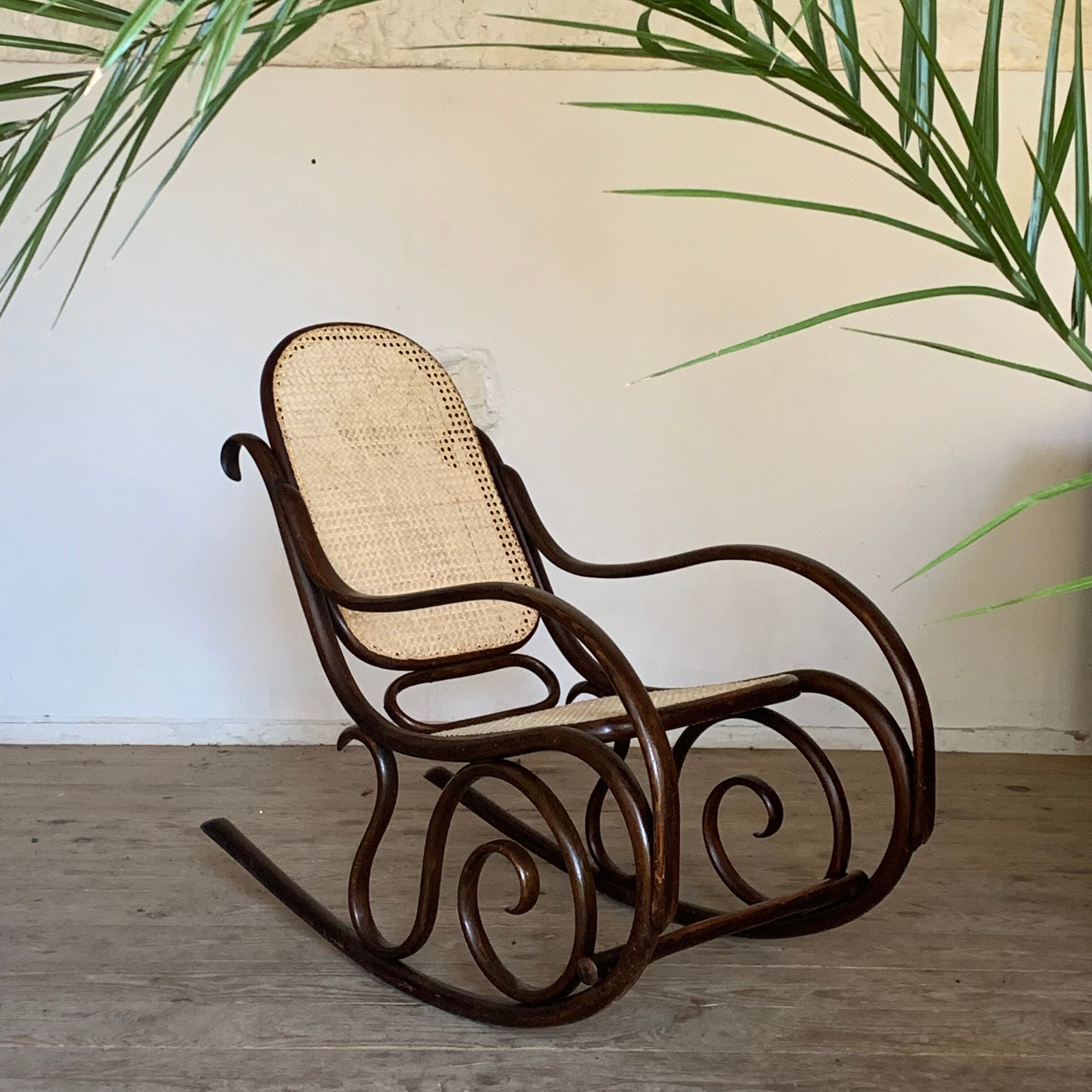 Vintage rocking chair Jakob and Josef Kohn