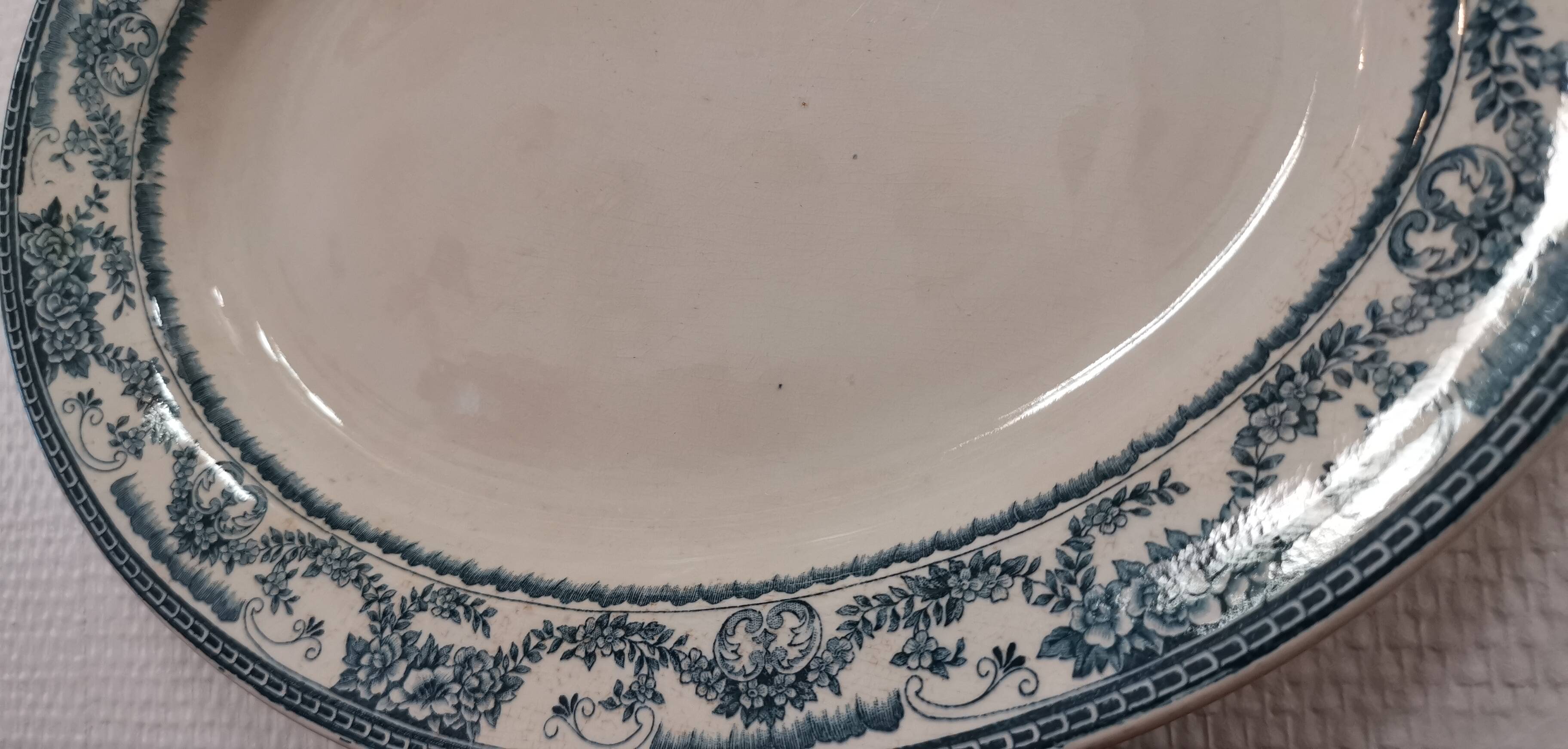 Old oval dish Manufacture Impériale et royale Belgium model Nimy