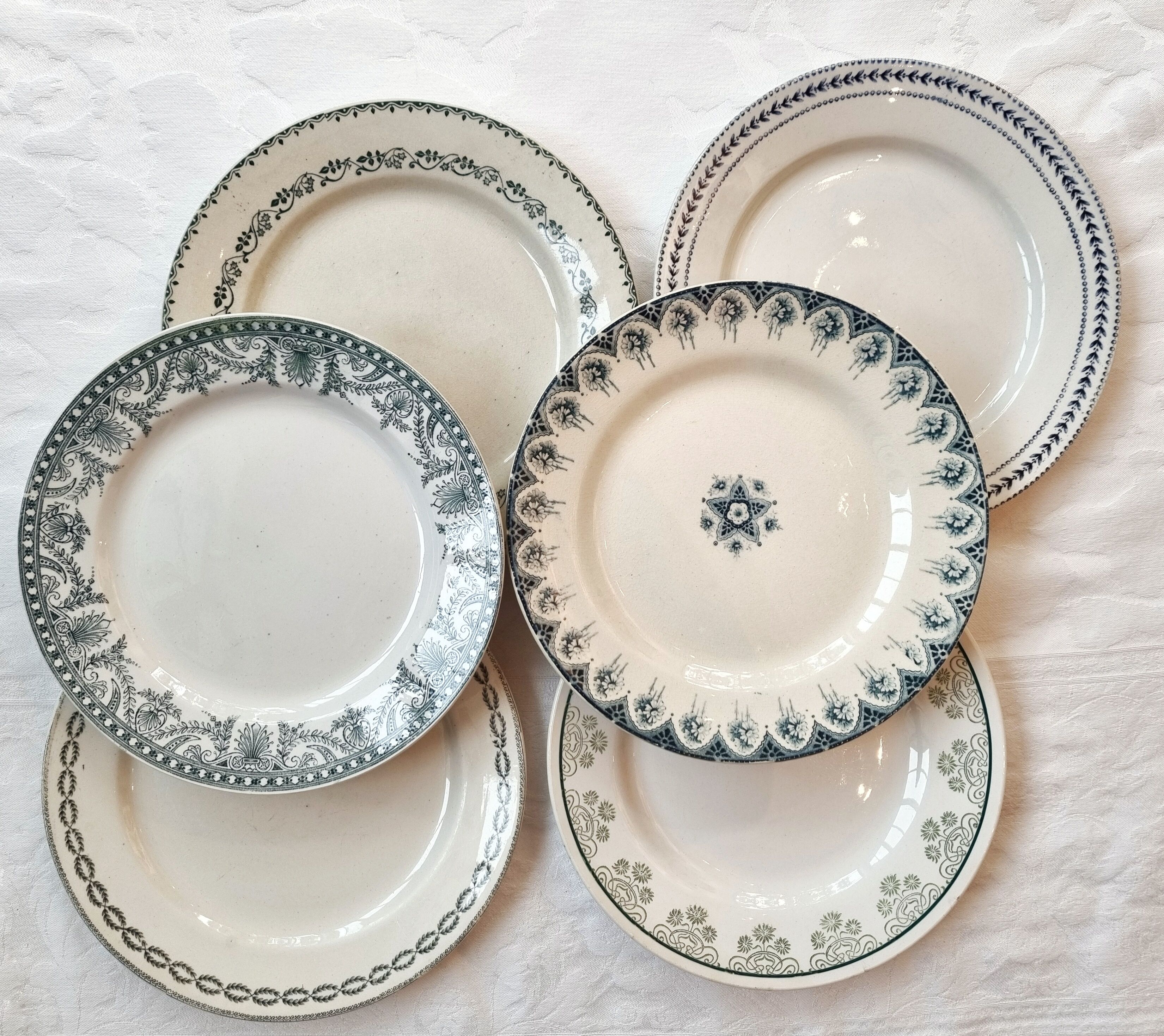 Set of 6 iron earth plates