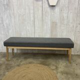 Scandinavian bench with curls